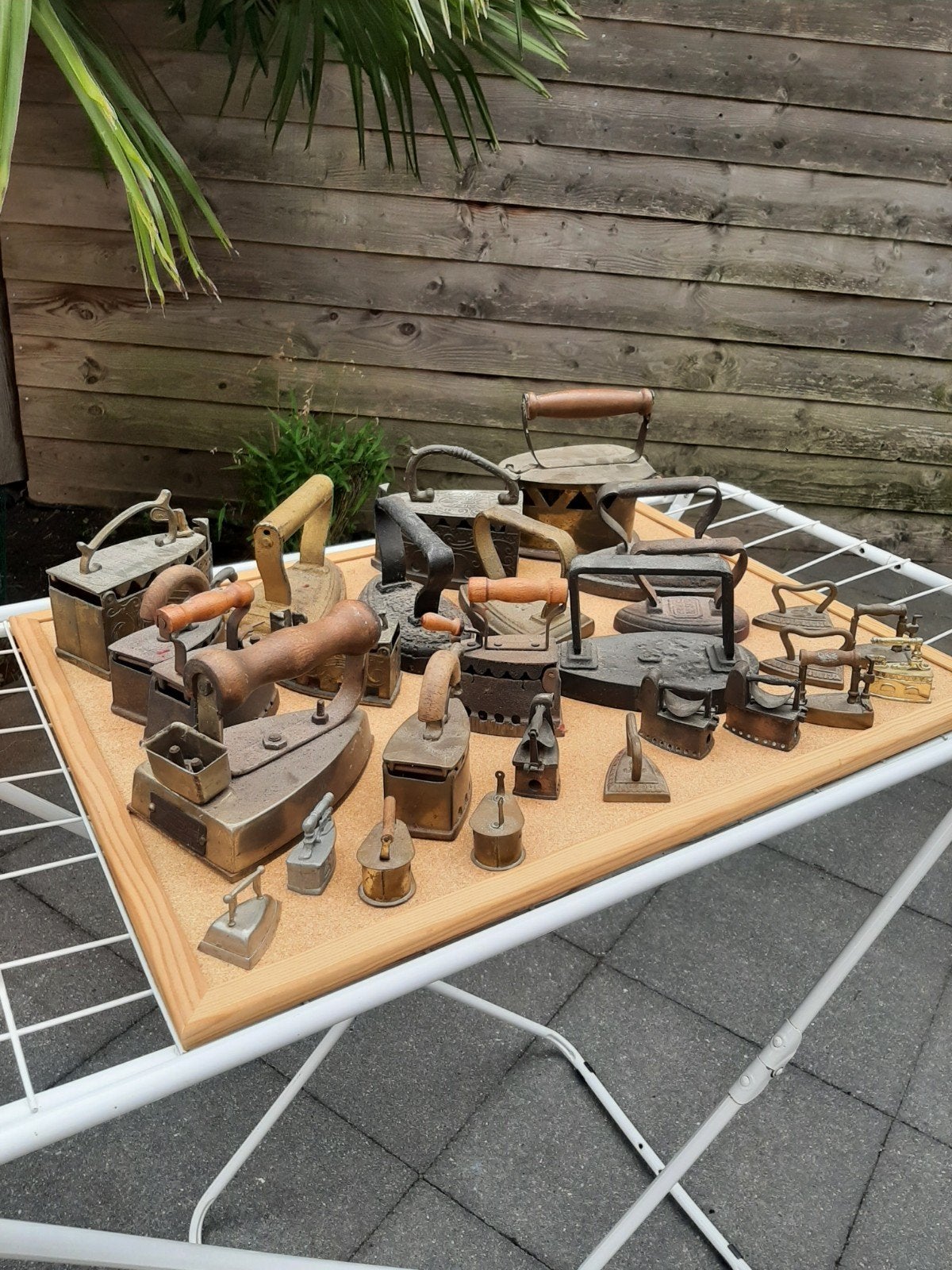 Collectie antieke strijkijzers - decoratief en uniek, Ophalen