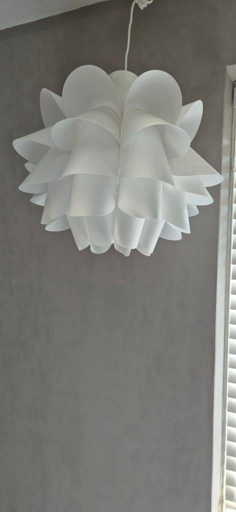 Witte hanglamp bloem design, Kunststof, 50 tot 75 cm, Ophalen of Verzenden, Zo goed als nieuw