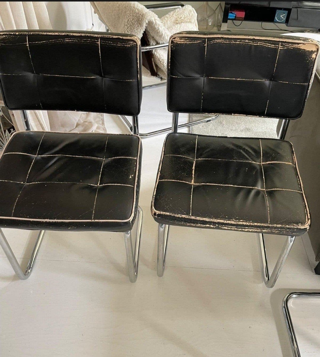 Gratis 3 stoelen - Zwart kunstleer, Ophalen, Drie, Zwart, Modern