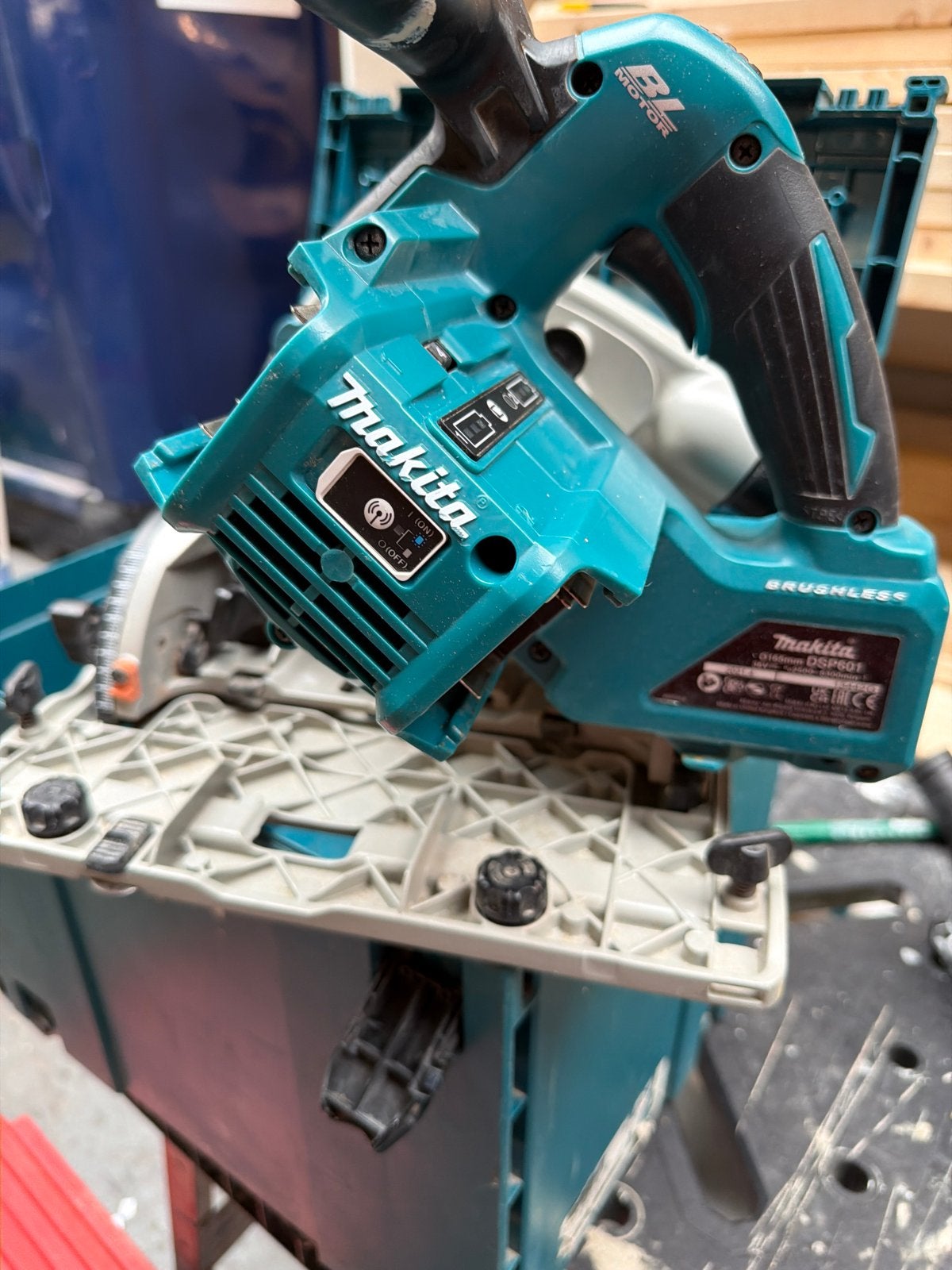 Makita DSP601 Accu Invalzaag 165mm 18V/36V, Doe-het-zelf en Verbouw, Ophalen of Verzenden, Gebruikt, Invalzaag