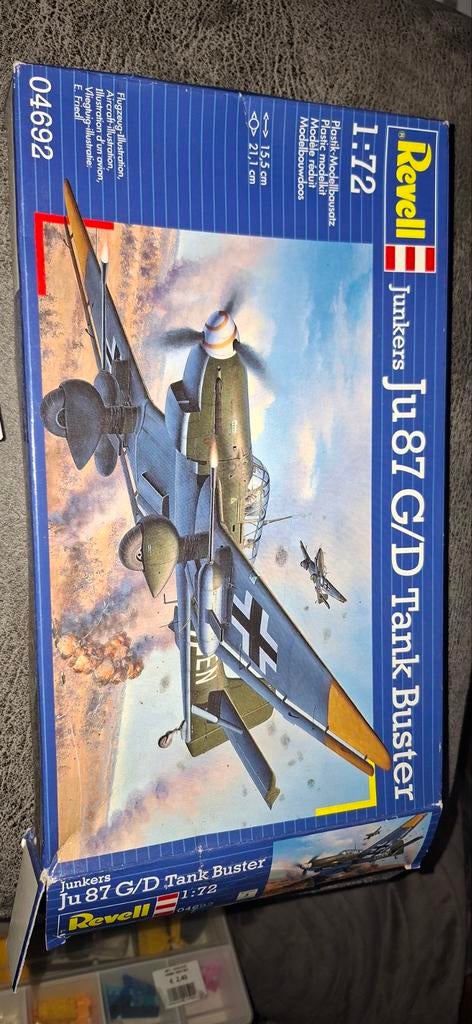 Nieuw revell junkers ju 87 g/d tank buster, Revell, Nieuw, Ophalen of Verzenden, Groter dan 1:72