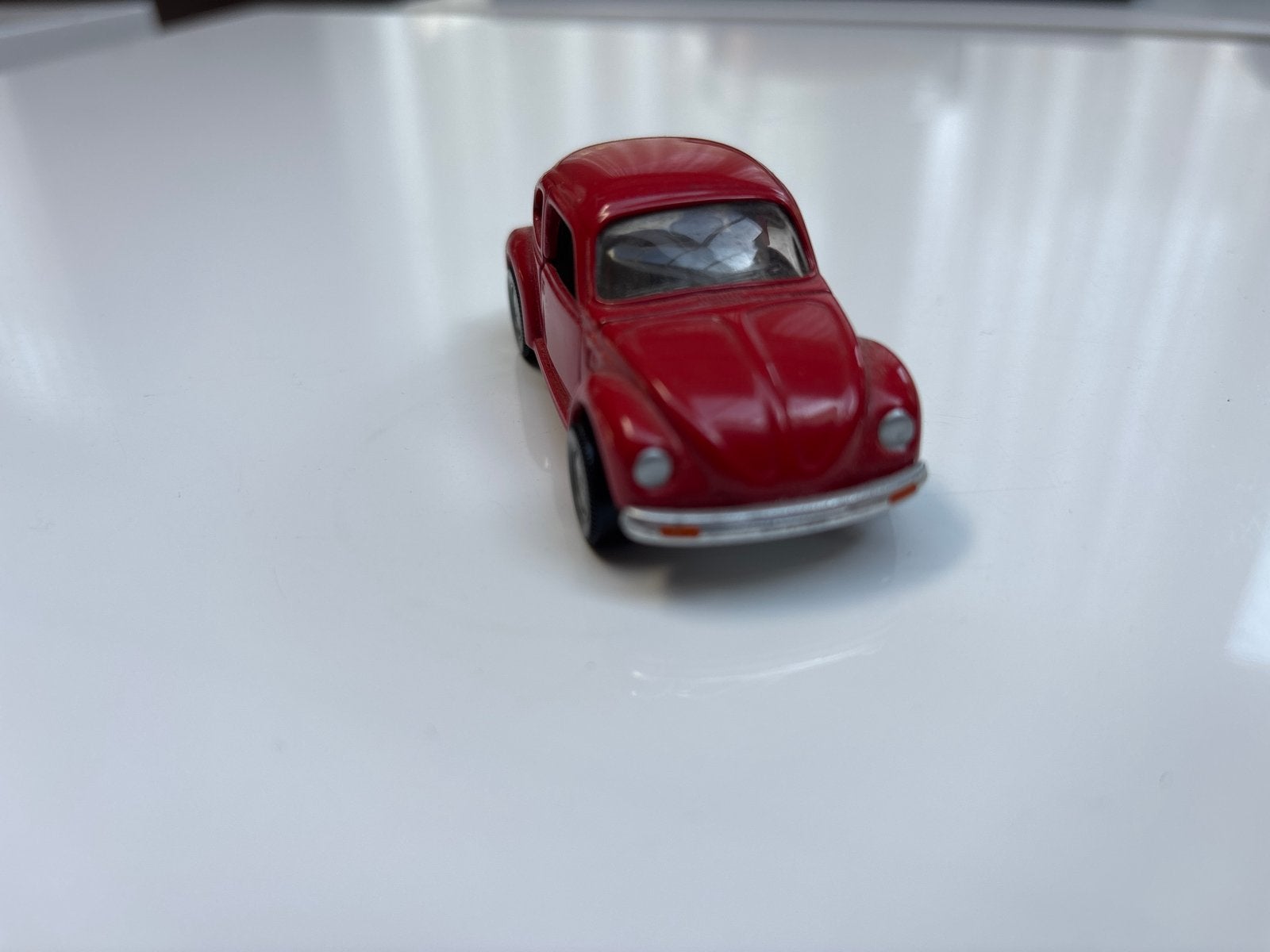 Rode Volkswagen Kever Speelgoedauto, Ophalen of Verzenden, Gebruikt