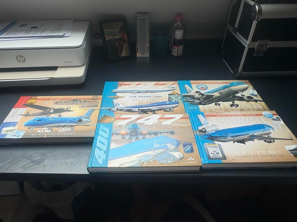 KLM Boeken Collectie: Luchtvaartgeschiedenis en Vliegtuigen, Ophalen of Verzenden, Zo goed als nieuw