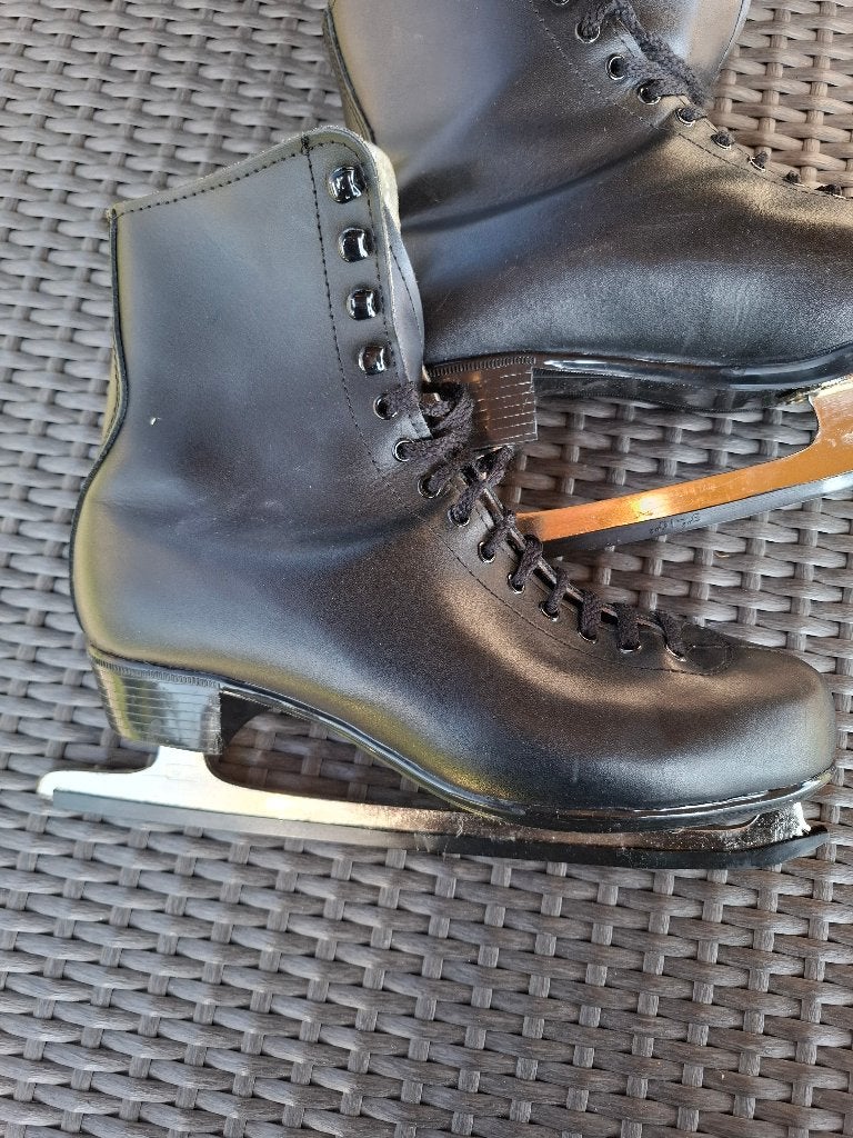Kunstschaatsen leer / zwart maat 42, Overige merken, Ophalen of Verzenden, Zo goed als nieuw, Kunstschaatsen