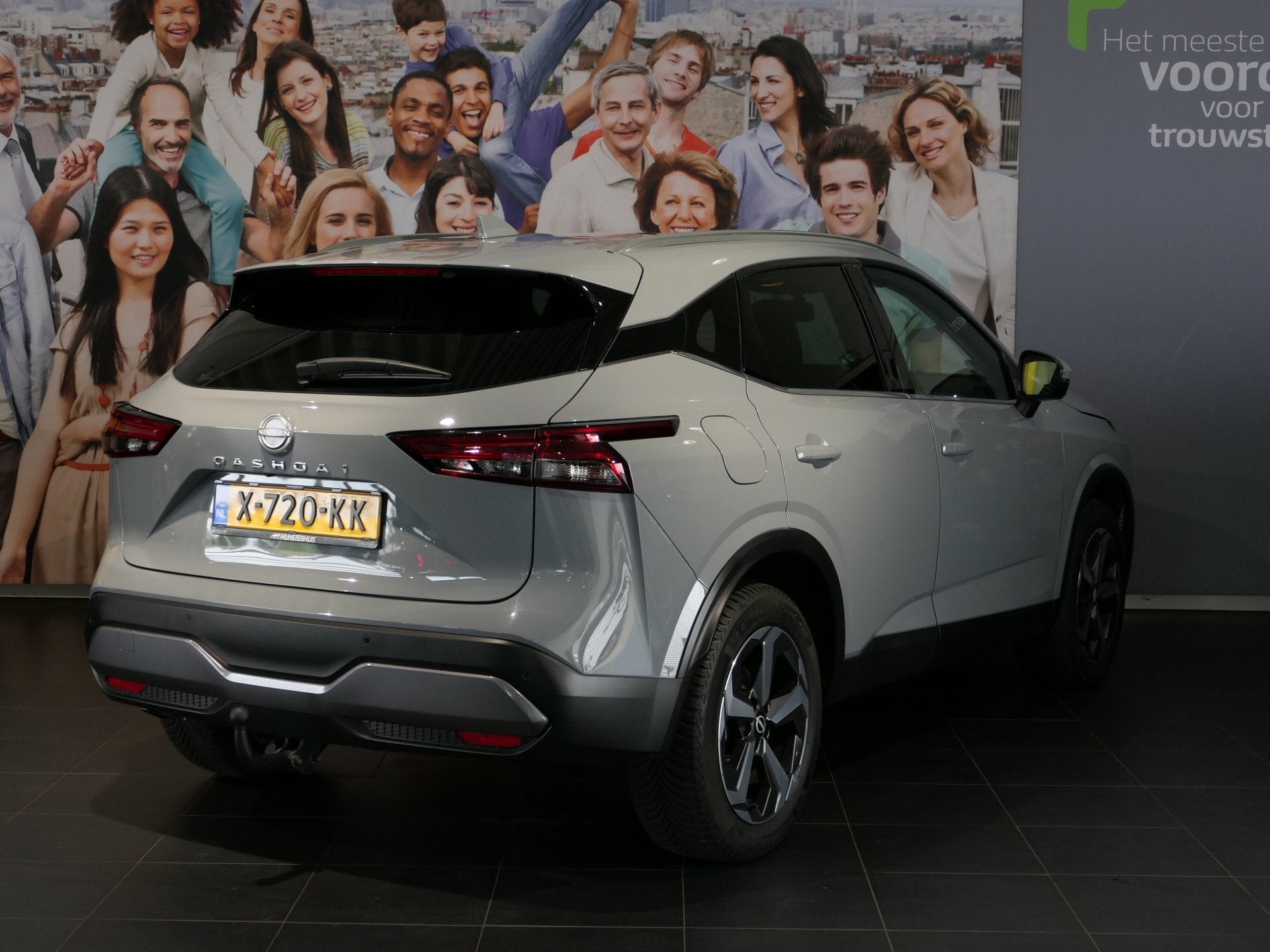 Nissan QASHQAI 1.3 MHEV Xtronic N-Connecta *1.800KG Trekgewi, Auto's, Stof, Origineel Nederlands, Qashqai, 725 kg