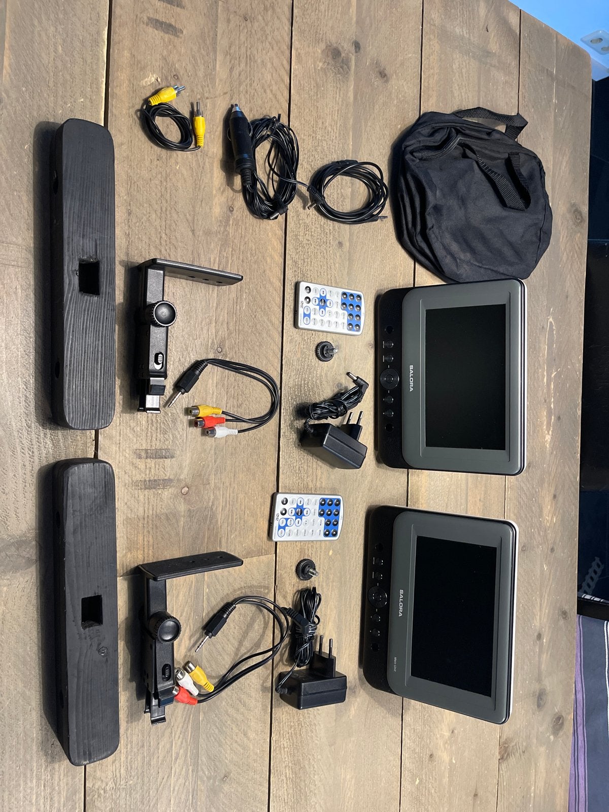 Salora DVP 7748 DUO DVD voor in de auto of op tafel, Audio, Tv en Foto, Dvd-spelers, Draagbaar, Ophalen of Verzenden, Zo goed als nieuw
