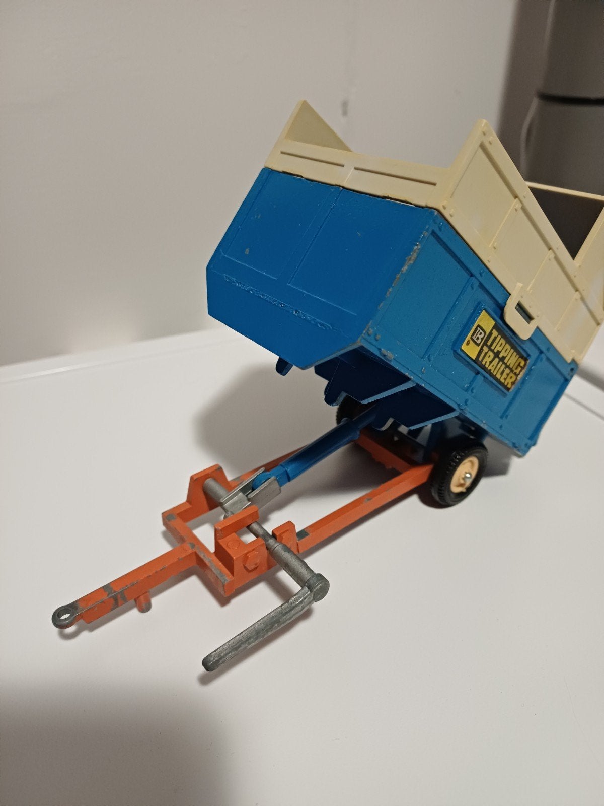 Britains tipping trailer blauw, Hobby en Vrije tijd, Ophalen of Verzenden, Gebruikt, Tractor of Landbouw, Britains