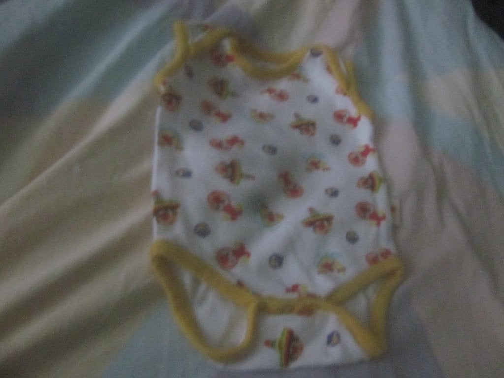 Wit/oker/rood/ea mouwloos rompertje Jokie Efteling 50/56zgan, Nacht- of Onderkleding, Jongetje of Meisje, Efteling, Ophalen of Verzenden