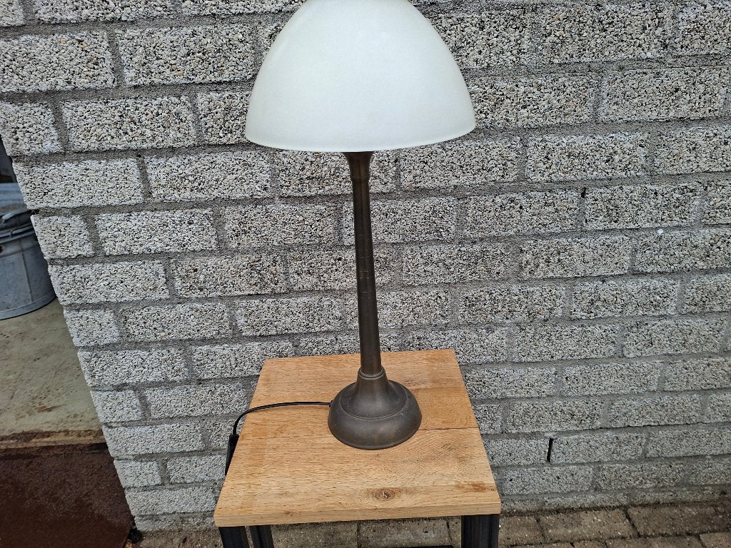 Foto 2 van mooie in nieuwstaat vintage franse bronse tafel lamp