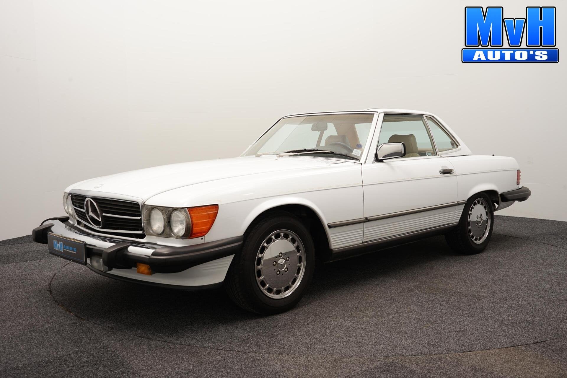 Mercedes SL-klasse 560 SL|Roestvrij-Californische klassieker, Achterwielaandrijving, 4973 cc, Wit, 2 stoelen