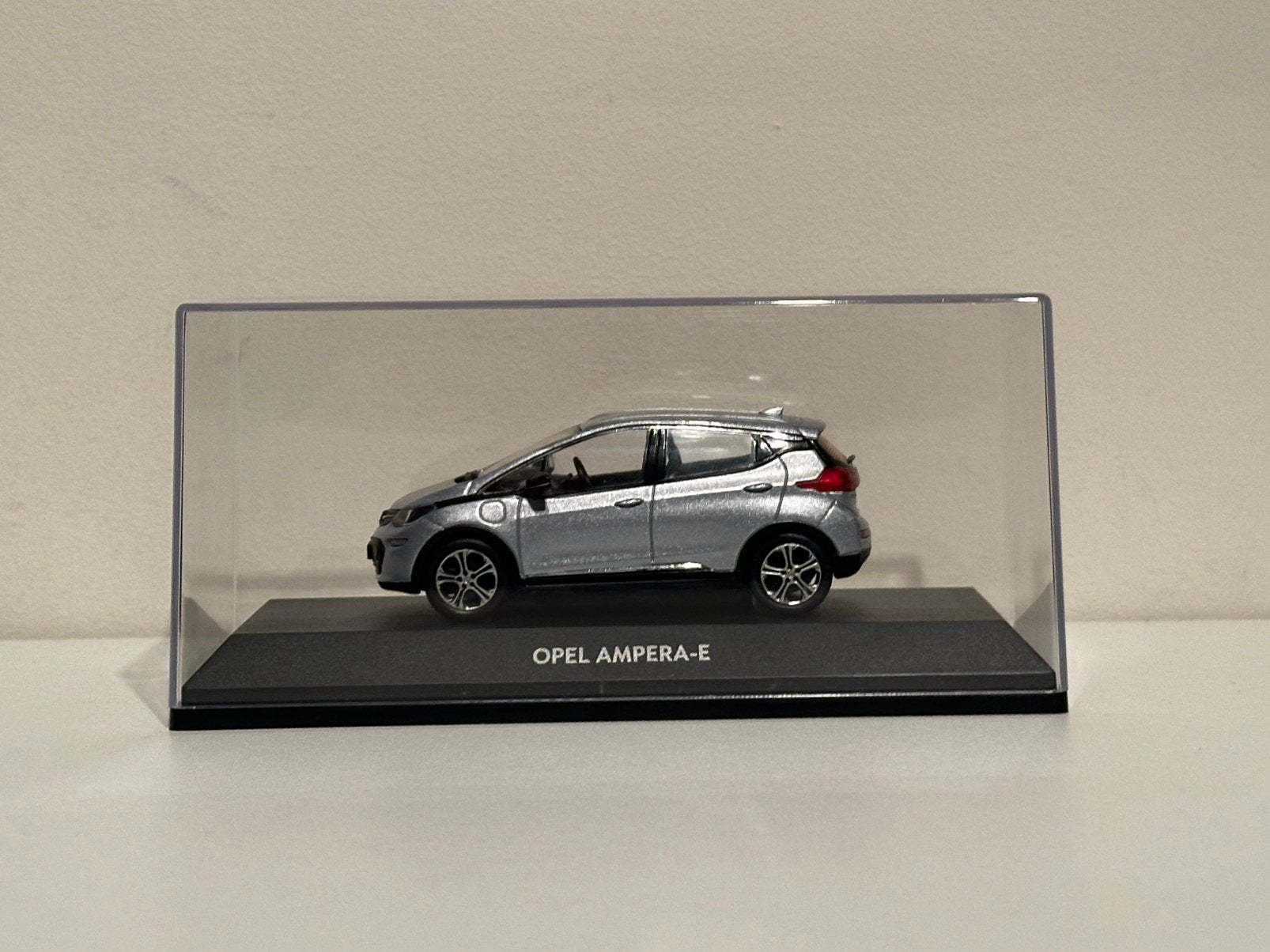 Opel Ampera-E (2017) | iScale | schaal 1:43, Ophalen of Verzenden, Zo goed als nieuw, Auto