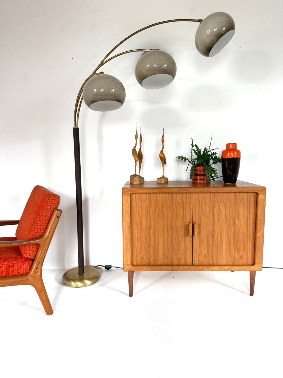 Vintage triple messing mushroom booglamp, Dijkstra ‘70, Vintage retro buisframe design rotan webbing papercord deens, Dijkstra