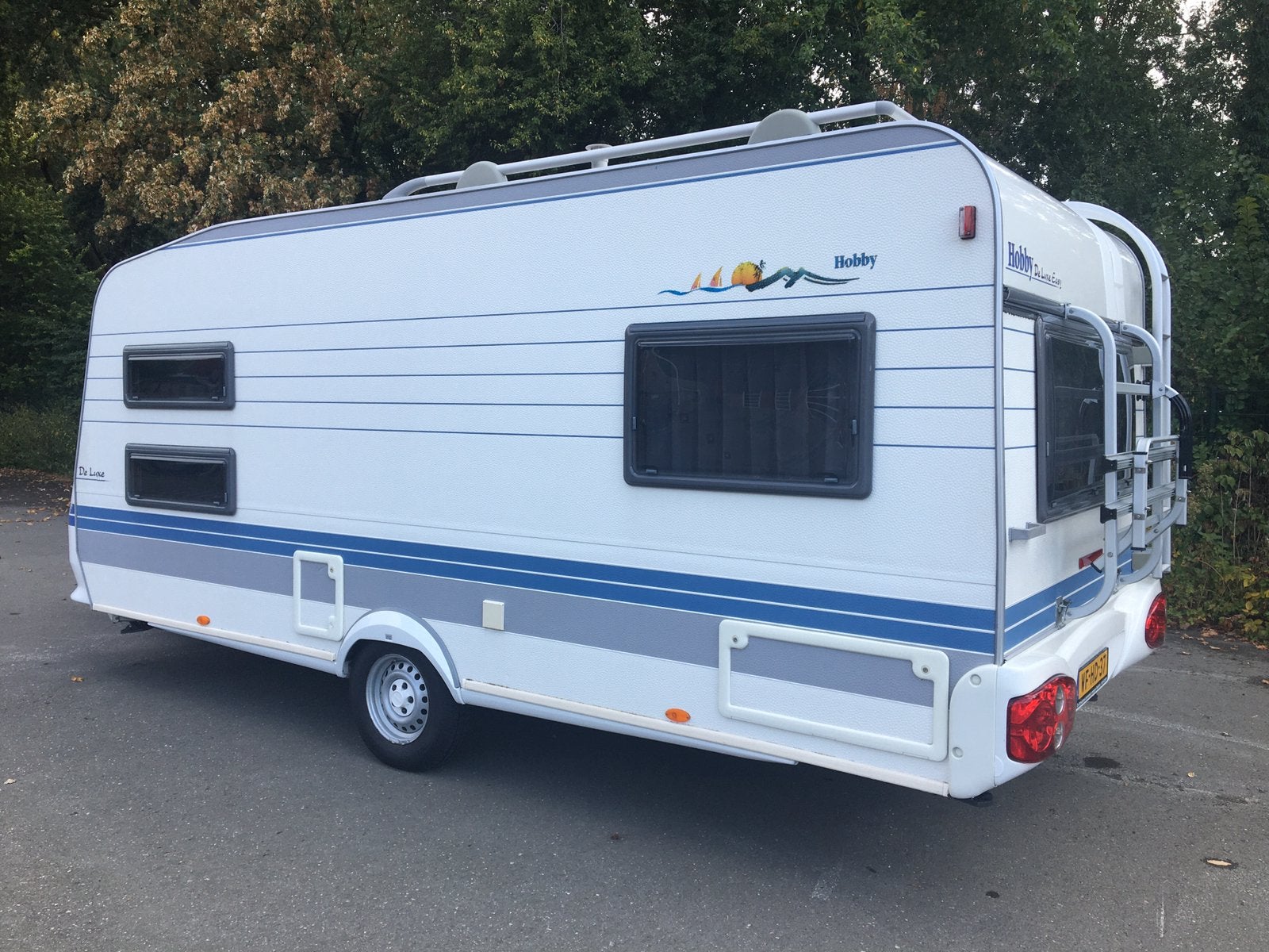 Hobby 495 uk de luxe kinderkamer stapelbed, Caravans en Kamperen, Caravans, Hobby, Schokbreker, Lengtebed, 750 - 1000 kg
