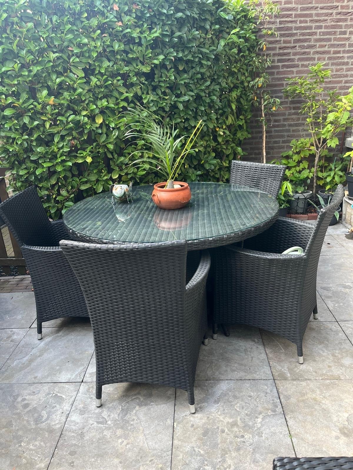 Wicker tuinset met glazen tafel en 4 stoelen, Ophalen, 4 zitplaatsen, Gebruikt, Eettafel