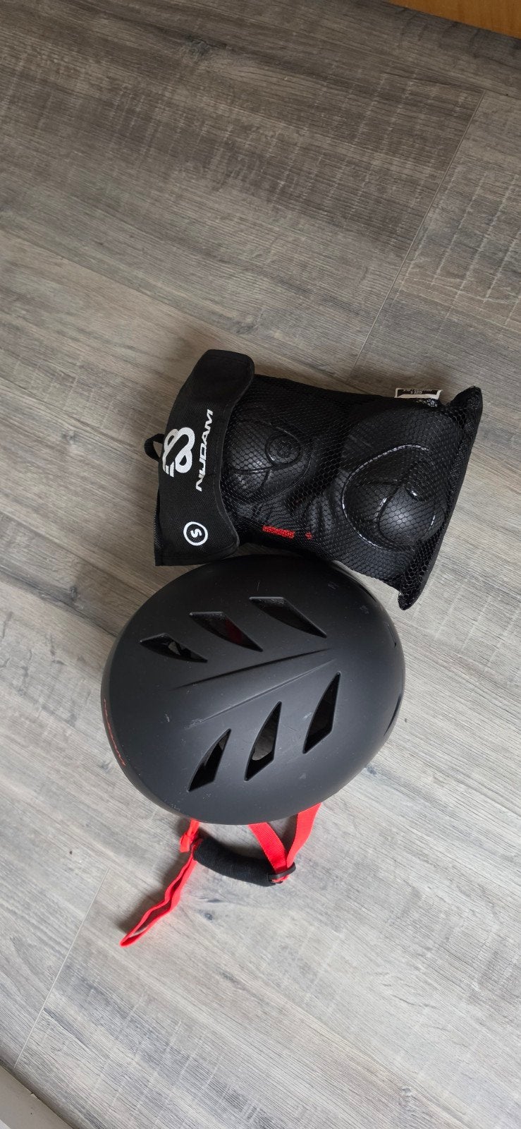 Set voor skaten/steppen: helm en beschermers, Jongen of Meisje, Overige maten, Ophalen of Verzenden, Zo goed als nieuw