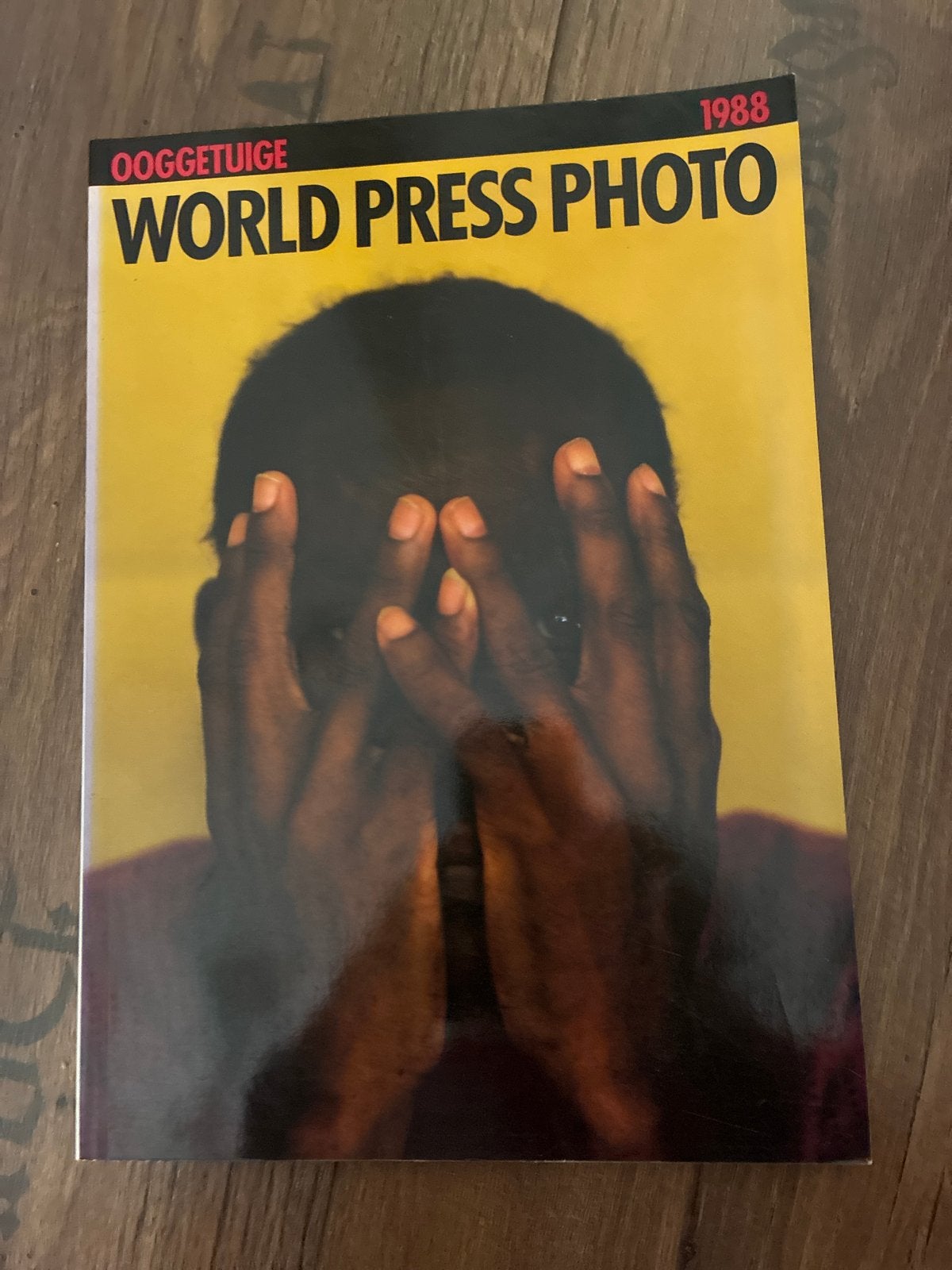 Ooggetuige World Press Photo 1988, Boeken, Ophalen of Verzenden, Gelezen, Fotografie algemeen