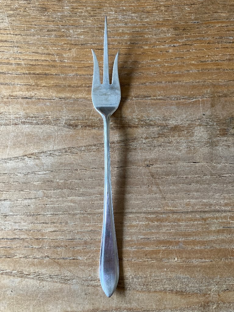 Keltum P8 puntfilet verzilverde cakeprikker cakevork, Antiek en Kunst, Antiek | Bestek, Ophalen of Verzenden