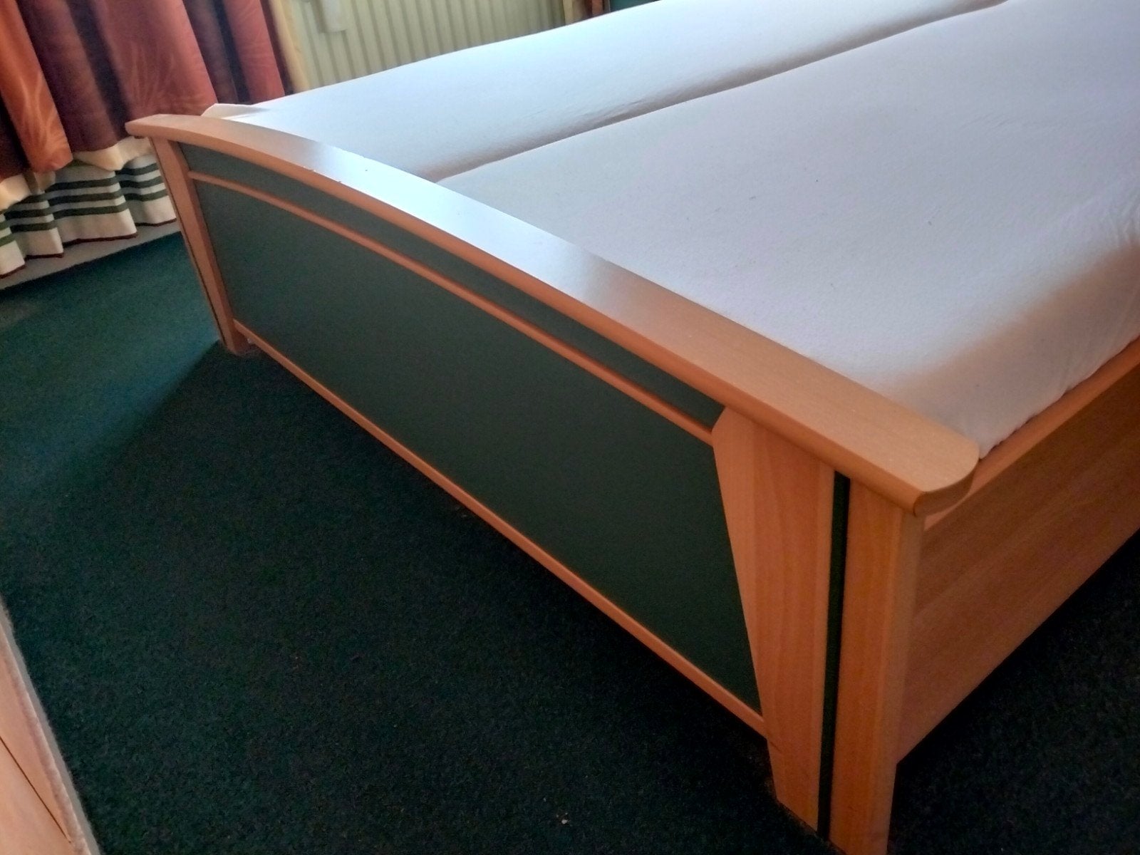 Tweepersoonsbed 200×160 cm met 2 nachtkastjes, Ophalen, Gebruikt, Tweepersoons, 160 cm