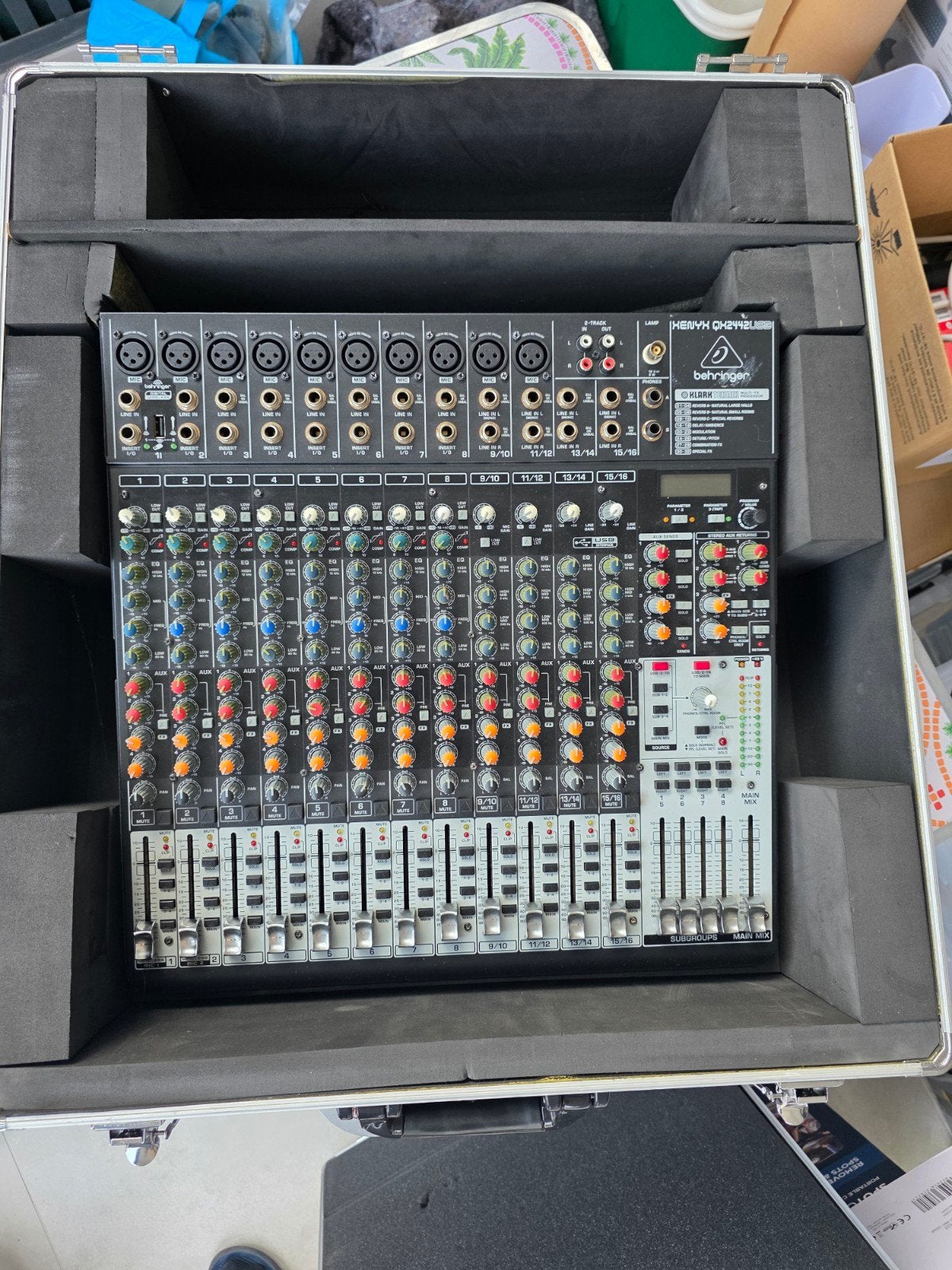 Behringer QX2442-USB met flightcase, Ophalen, Gebruikt, 20 kanalen of meer, Microfooningang