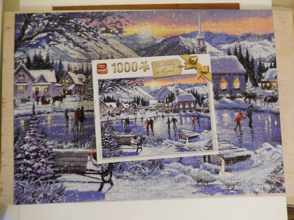 King winter kerst puzzel ice skating on the pond /schaatsen, Hobby en Vrije tijd, Denksport en Puzzels, Ophalen of Verzenden, 500 t/m 1500 stukjes