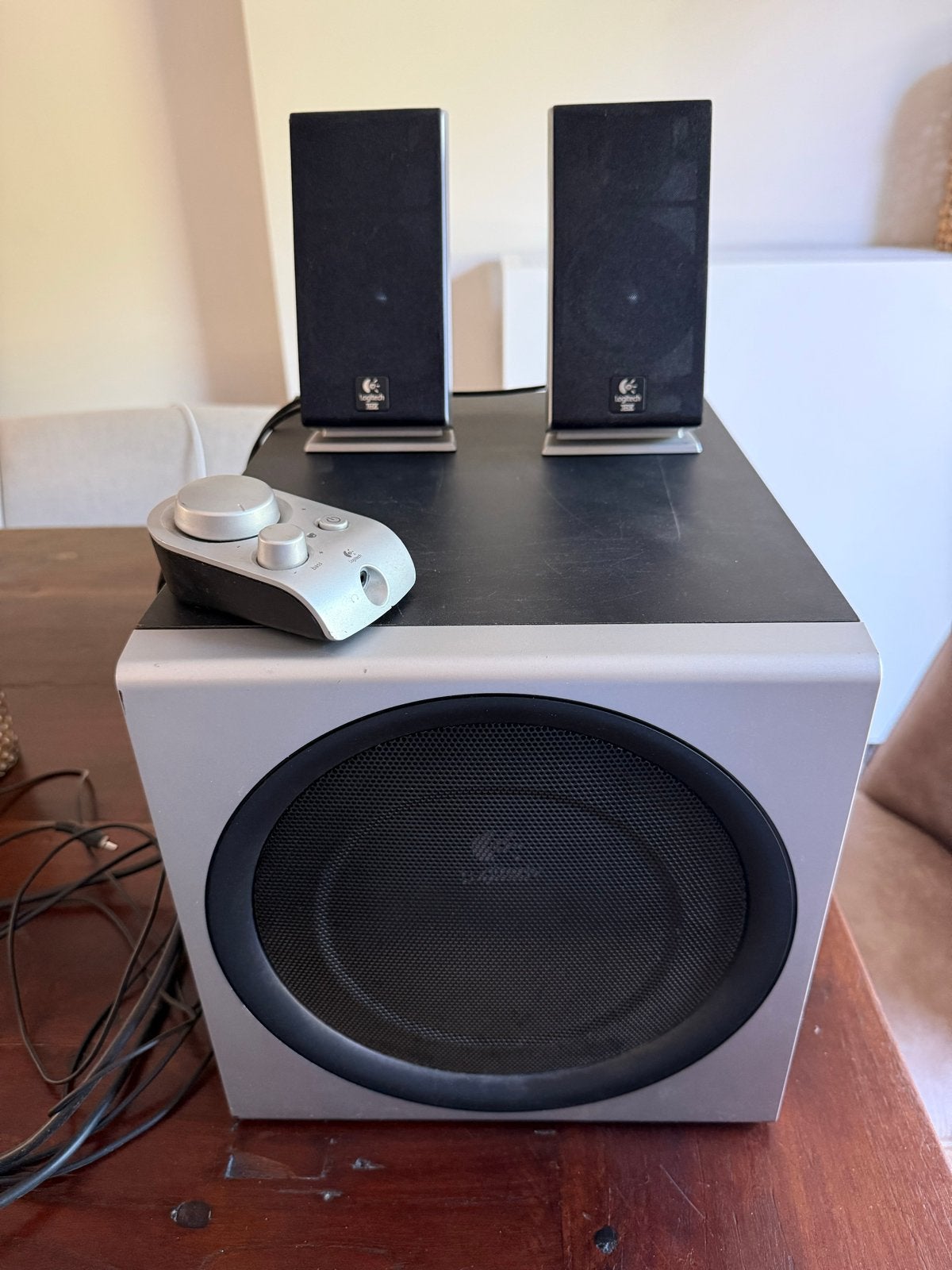 Logitech Z-2300 2.1 THX luidsprekersysteem (defect), Logitech, Speakerset, Afstandsbediening, Niet werkend