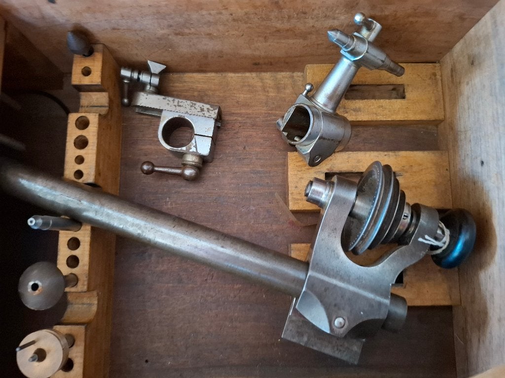 Kist met draaibank onderdelen opname 6 mm., Ophalen of Verzenden