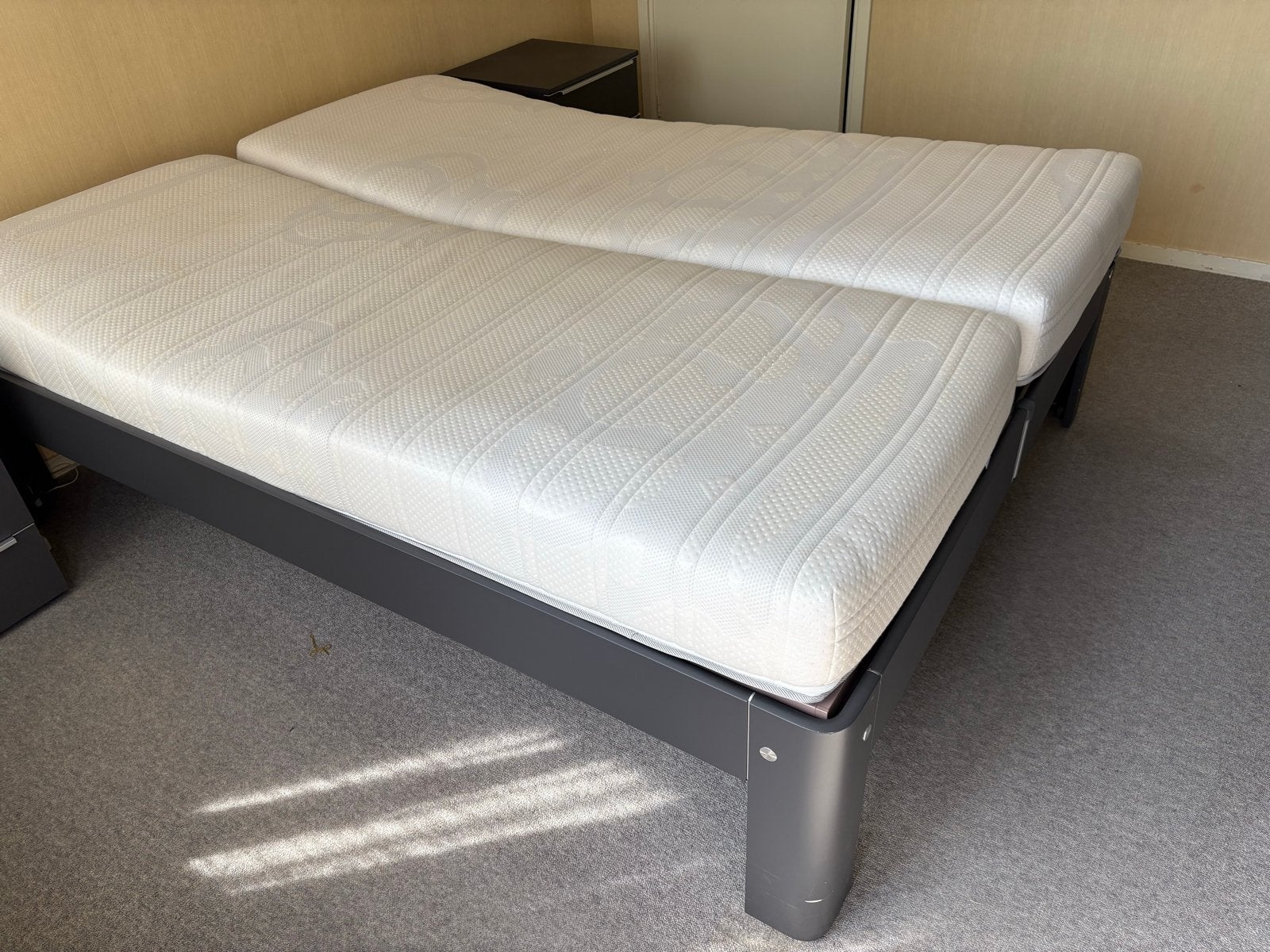 Auping Auronde bed 160x210 met matrassen en nachtkastjes, Huis en Inrichting, Slaapkamer | Bedden, Gebruikt, 210 cm, Tweepersoons