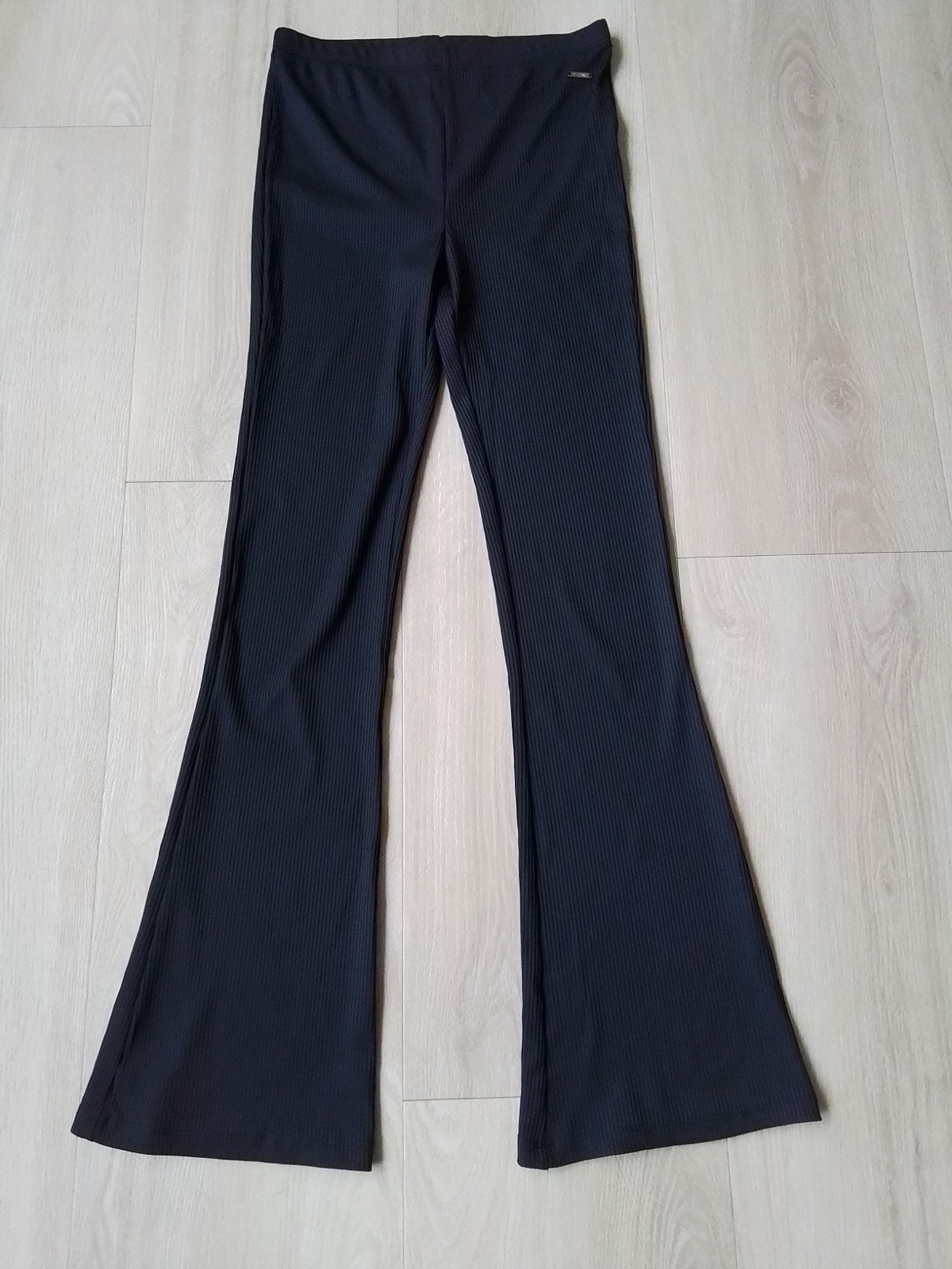 zwarte flared broek mt 164, Ophalen of Verzenden, Zo goed als nieuw, Meisje, Broek