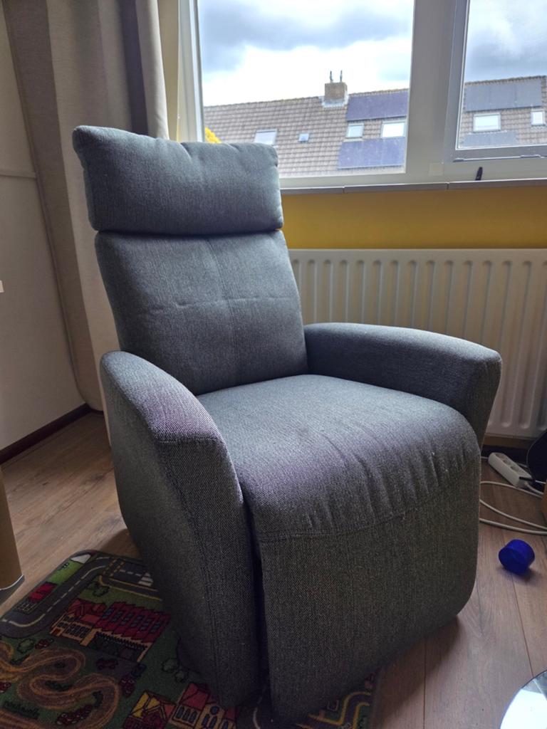 Comfortabele relaxfauteuil - niet draaibaar, Ophalen, Gebruikt, 75 tot 100 cm, 75 tot 100 cm