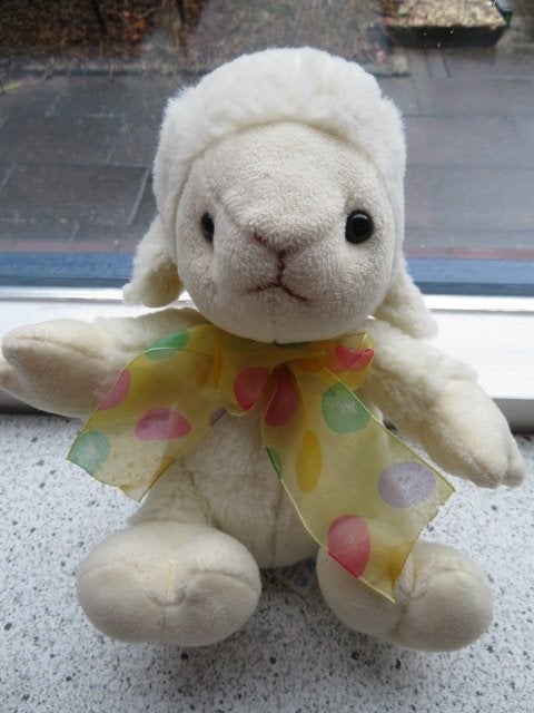 Schaap schaapje merk Heunec Plüsch meet ca 22 cm, Overige typen, Ophalen of Verzenden, Zo goed als nieuw, Met label