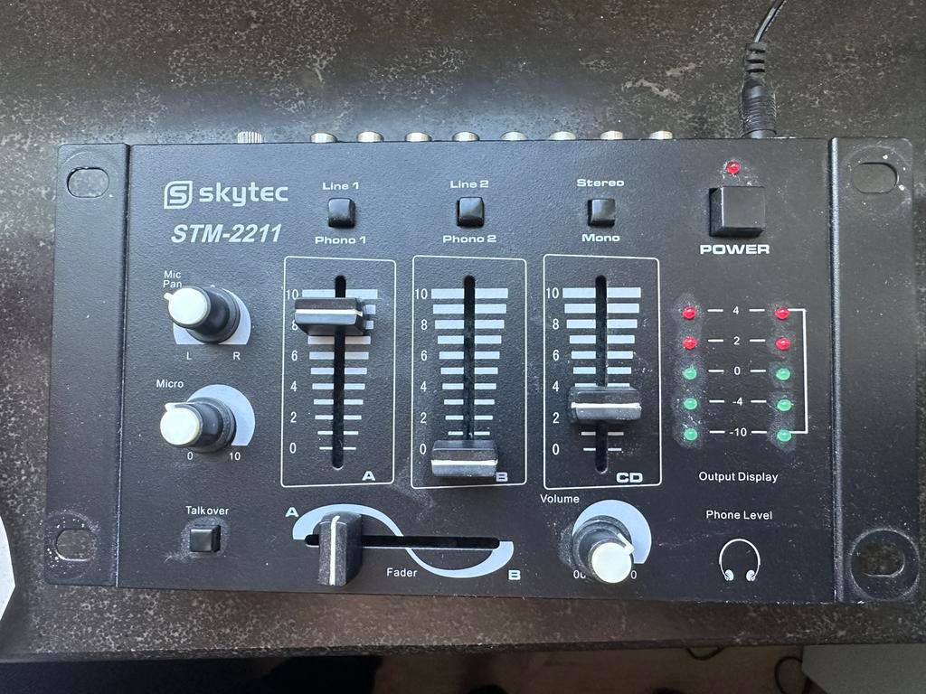 Skytech (Vonyx) STM-2211 mengpaneel + kabels, Ophalen of Verzenden, Zo goed als nieuw, Minder dan 5 kanalen, Microfooningang