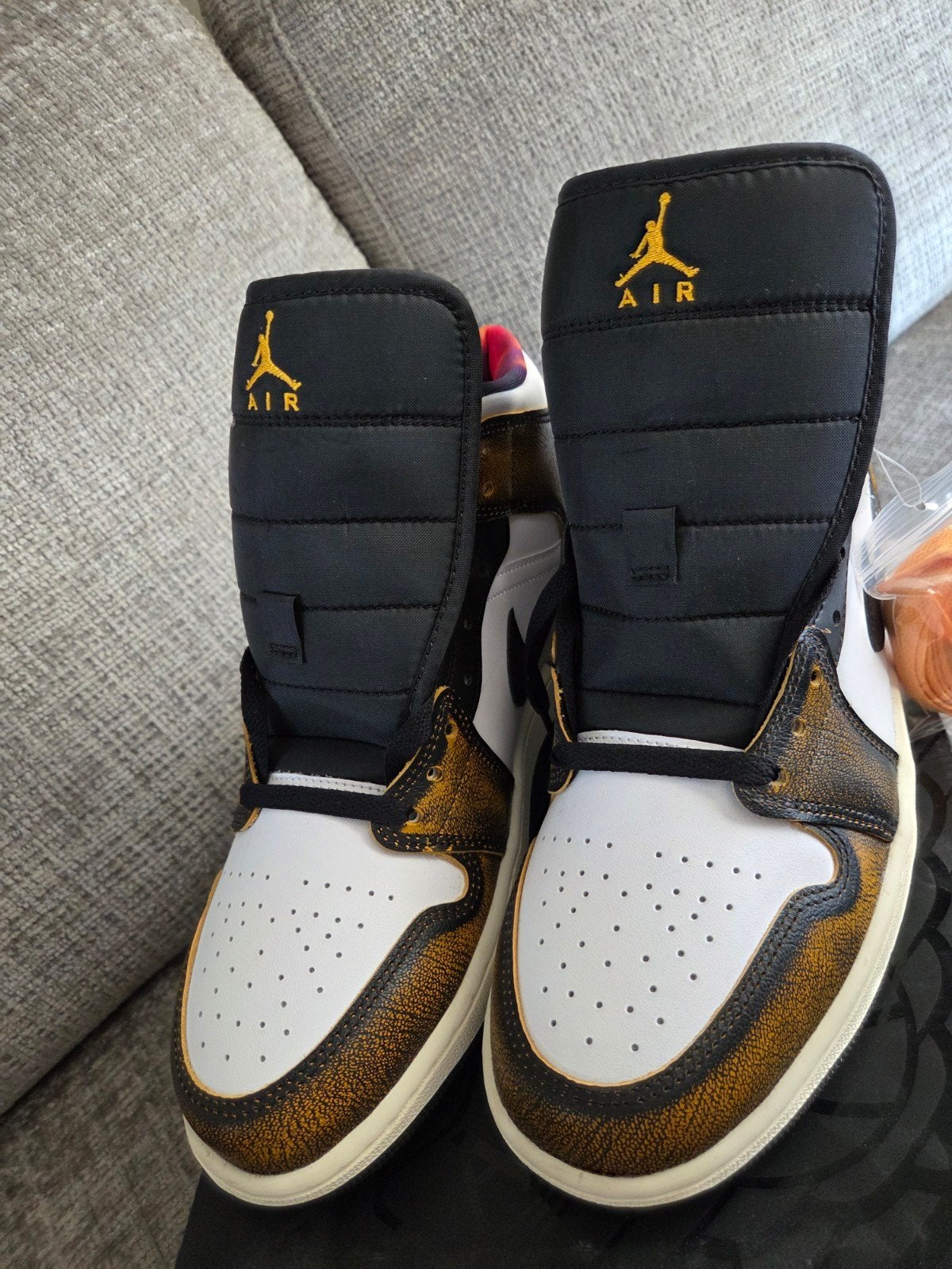 Nieuwe Limited Edition Air Jordan 1 Mid SE Taxi, Overige kleuren, Nike Jordan, Nieuw, Ophalen of Verzenden