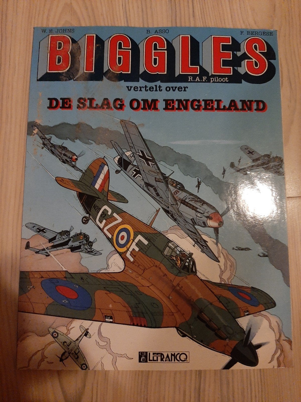 Biggles: De Slag om Engeland - RAF piloot stripboek, Ophalen of Verzenden