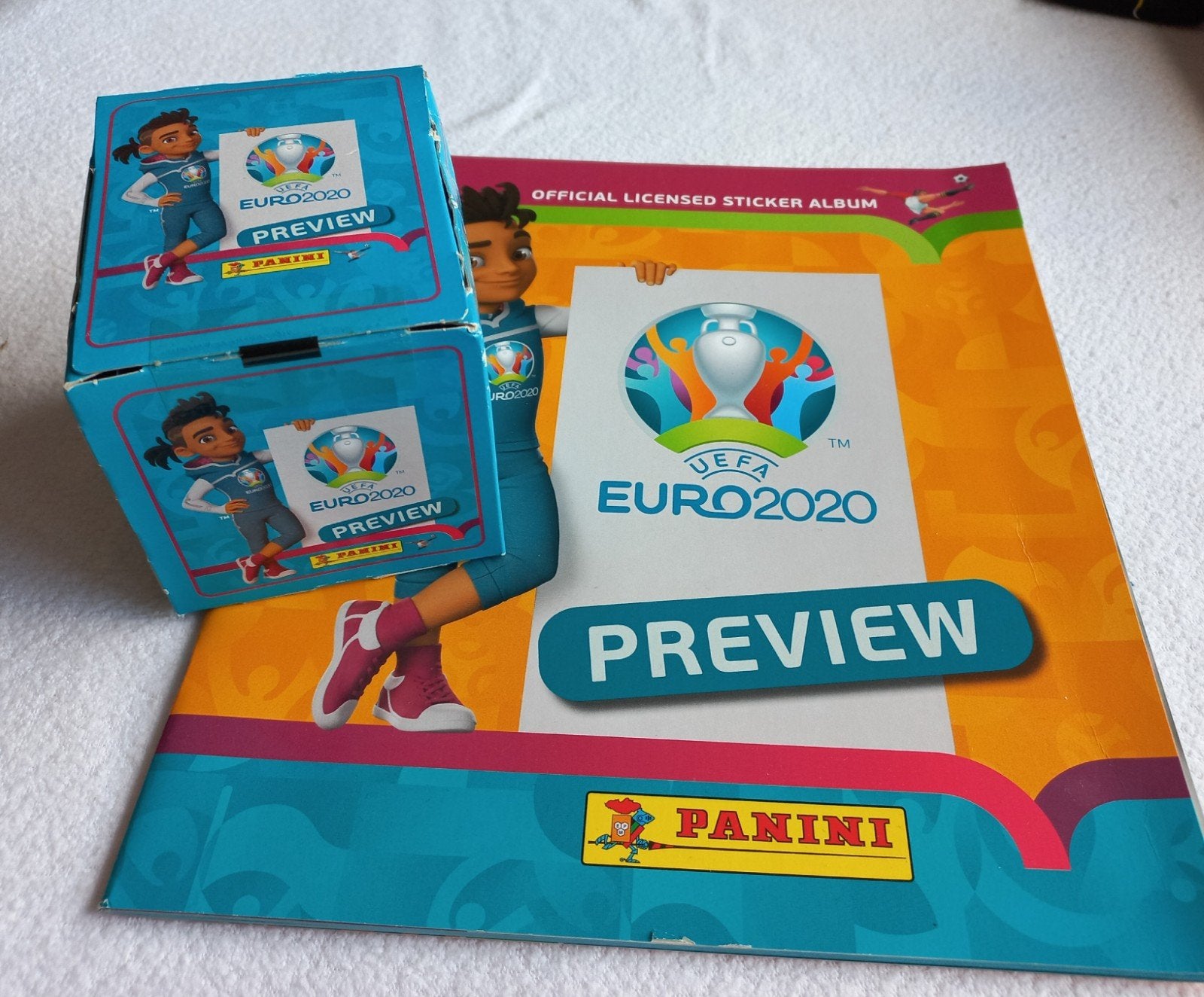 Panini UEFA Euro 2020 Preview album + display, Ophalen of Verzenden, Nieuw, Sport