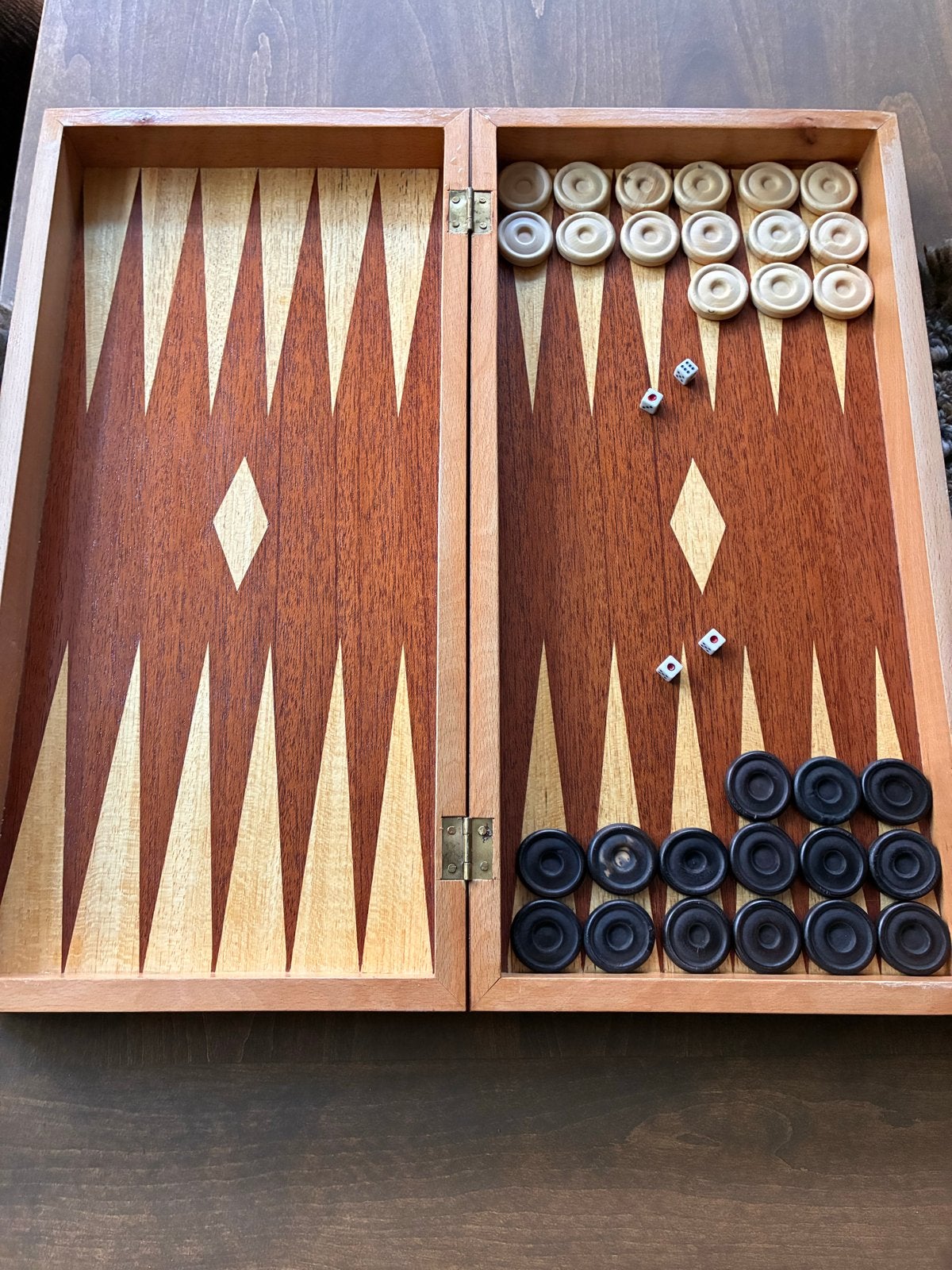 Backgammonbord van hout 27 jaar oud, Een of twee spelers, Ophalen, Gebruikt