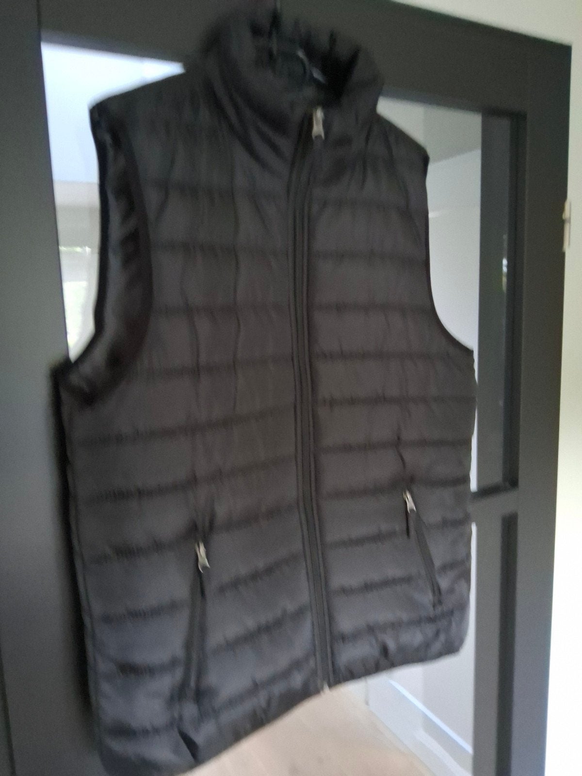 Nieuwe Bodywarmer Maat M (valt als L) met ritszakken, Identic Man, Maat 48/50 (M), Zwart, Nieuw
