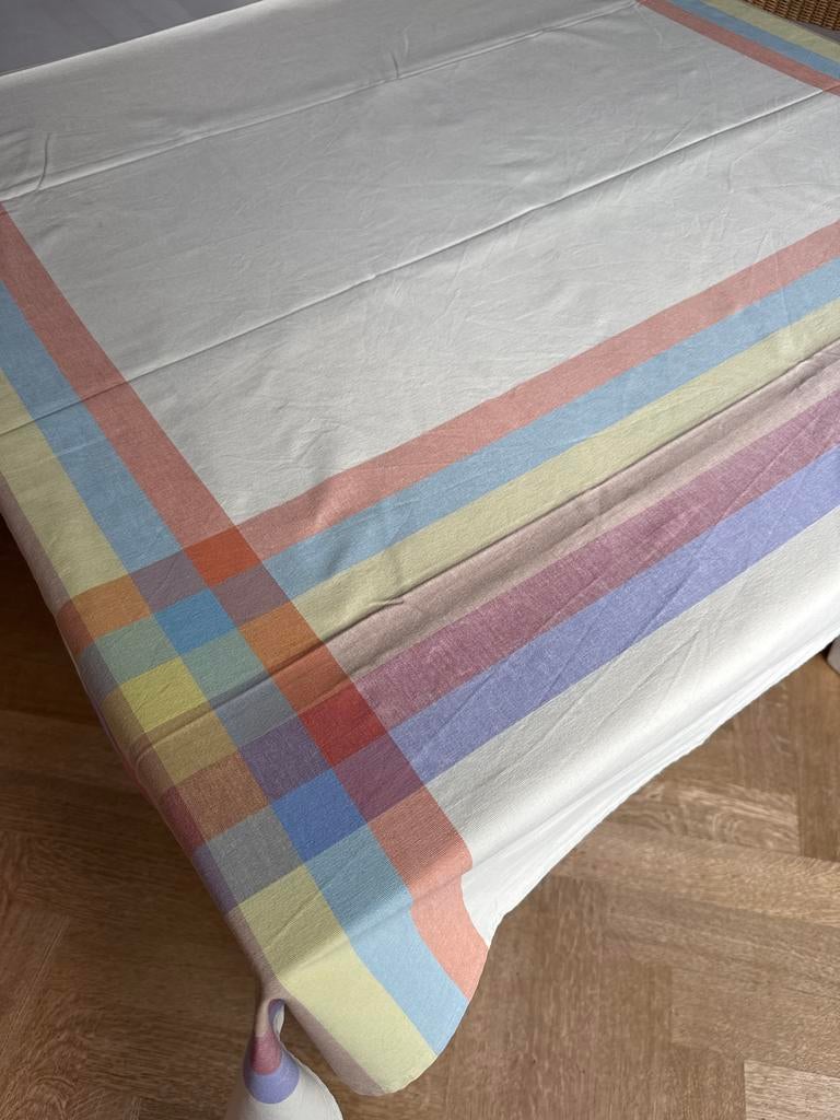 ZGAN pastel gestreept tafelkleed 2.20m x 1.60m, Ophalen, Zo goed als nieuw, Rechthoek, Binnen