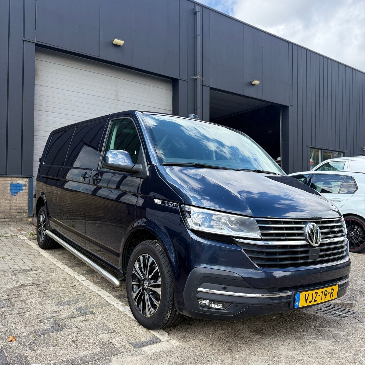 Volkswagen Transporter Bulli 2.0 TDI 150pk DSG L2h1 2021, Auto's, Stof, Zwart, 4 cilinders, 1934 kg