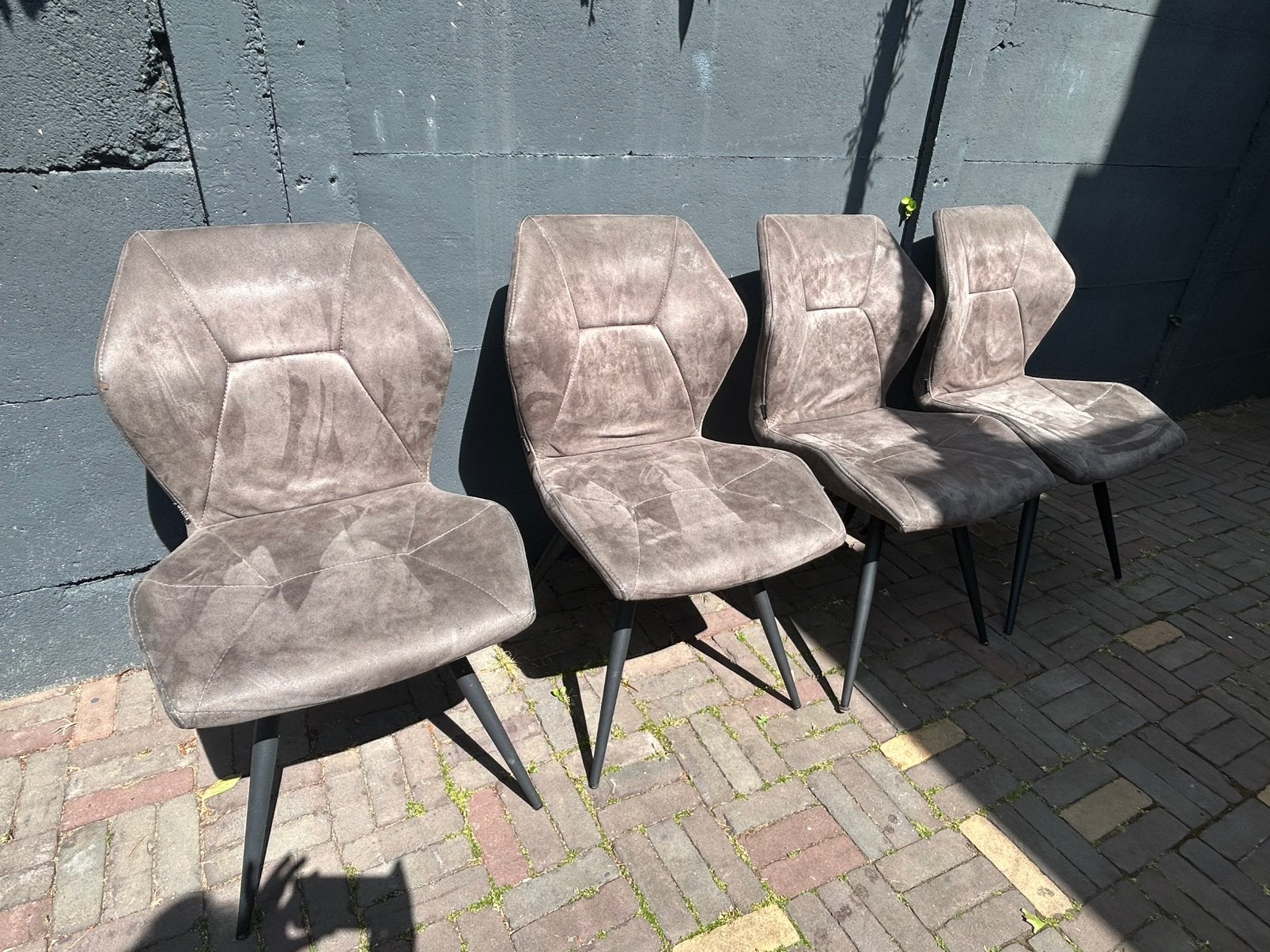 4 heel fijne eetkamerstoelen!, Ophalen, Gebruikt, Grijs, Vier