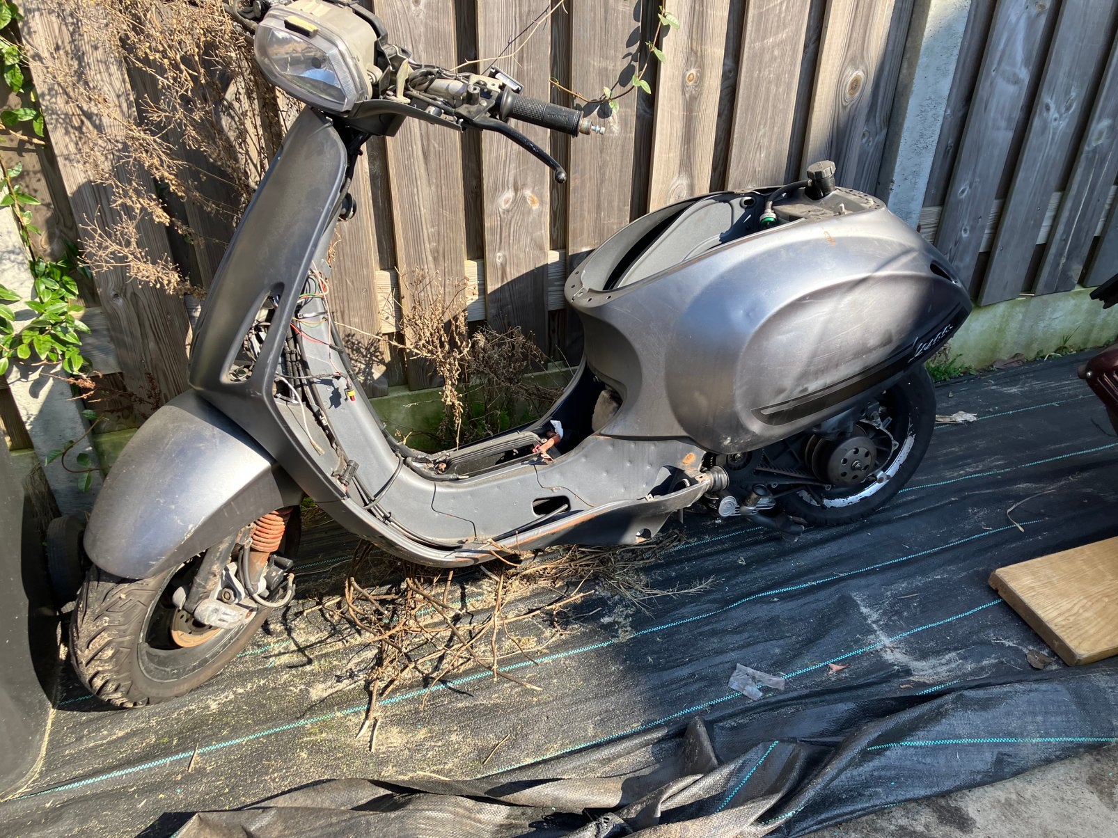 Vespa Sprint +123, gestrand project of in delen bj 2016, Ophalen, Gebruikt, Benzine, Vespa