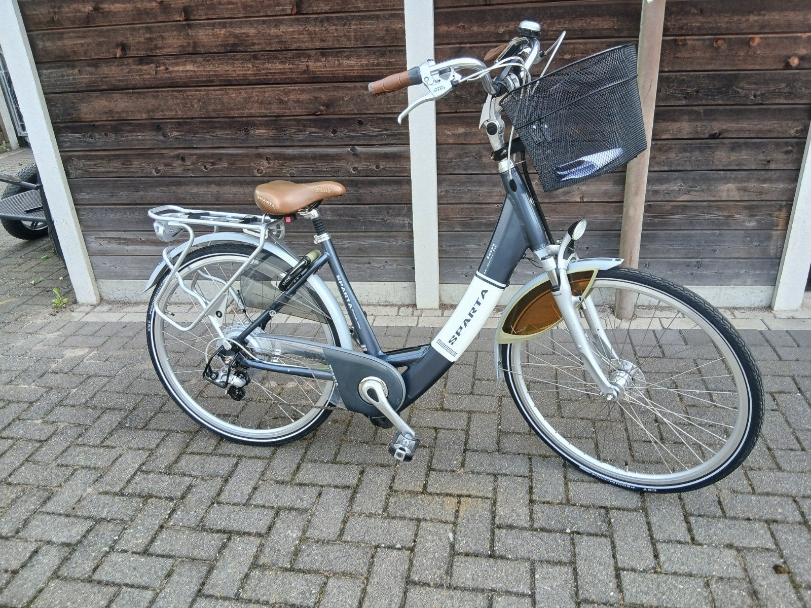 Sparta Grande Luxe E-bike met mand en bagagedrager, Sparta, Gebruikt, Ophalen of Verzenden, 51 tot 55 cm