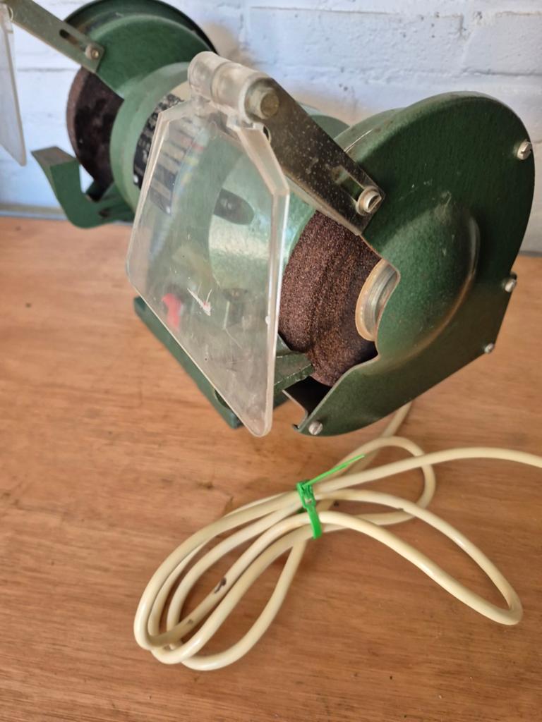 Werkbank slijpmachine, Ophalen of Verzenden, Gebruikt, Minder dan 700 watt, Werkbankslijpmachine