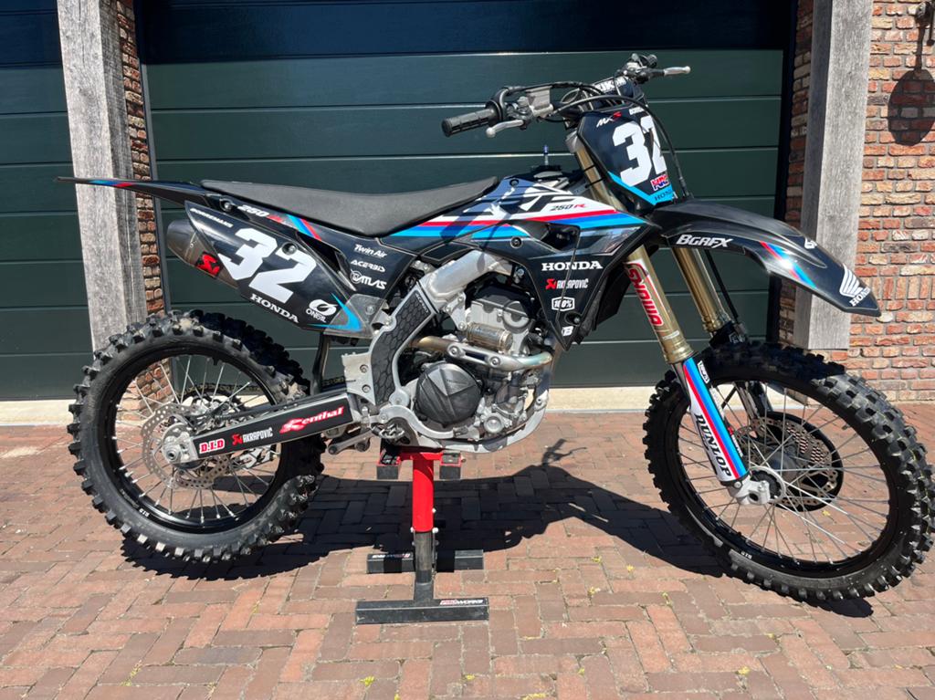 2021 HONDA CRF 250R slechts 88 uur, Motoren, Motoren | Honda, Particulier, Crossmotor, 12 t/m 35 kW