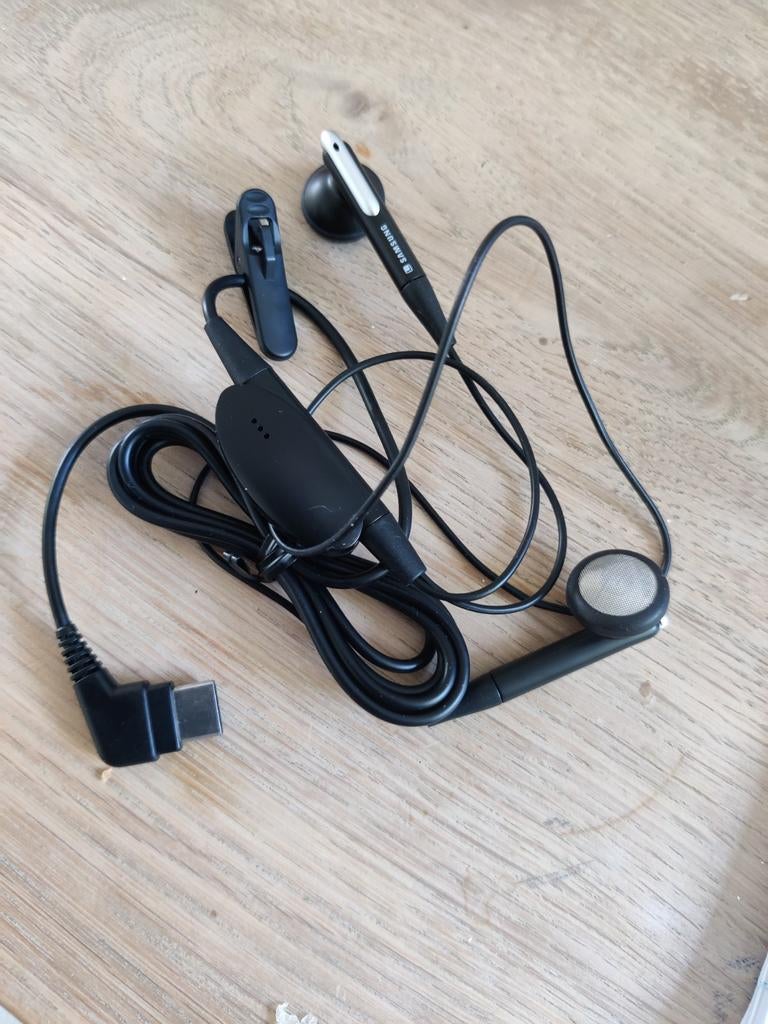 Samsung Headphones / Earphones for E250 E900 D900 P300 Z720, Ophalen of Verzenden, Nieuw, Overige merken