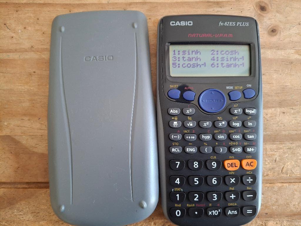 Casio fx-82ES PLUS, Ophalen of Verzenden, Zo goed als nieuw