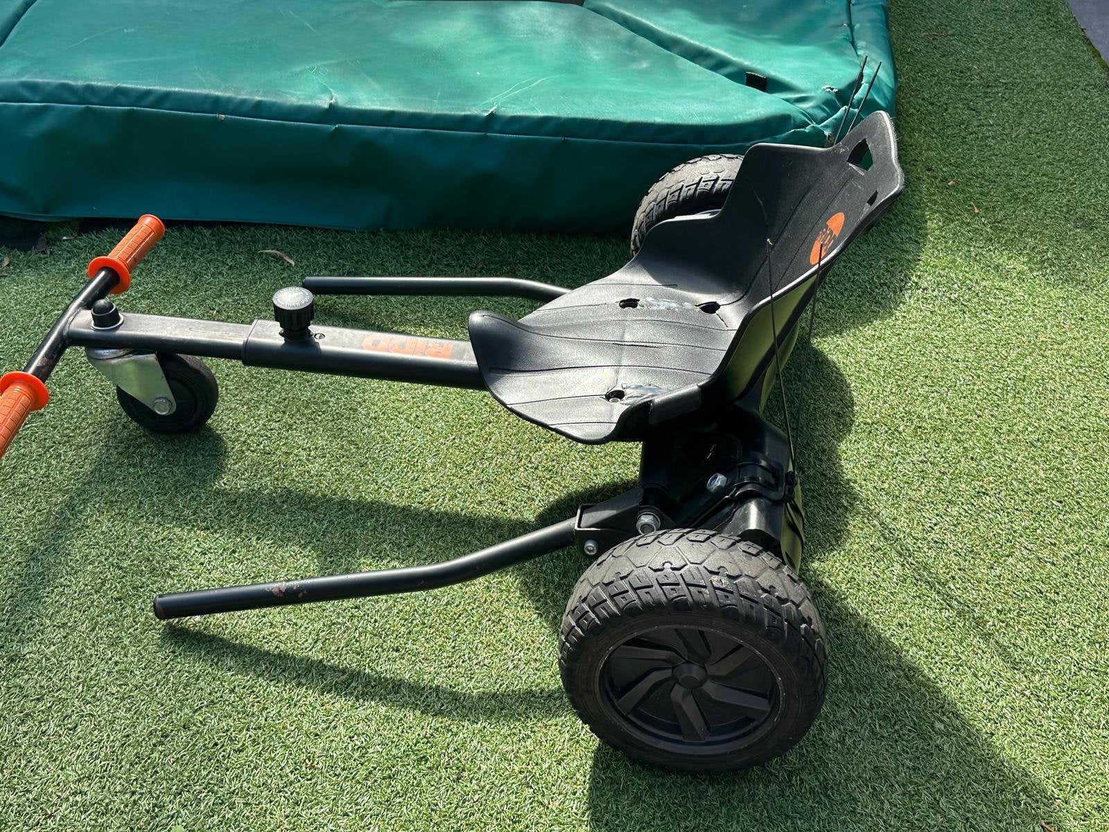 RIDD hoverboard 8,5 inch + zitje + twee nieuwe accu’s., Zo goed als nieuw