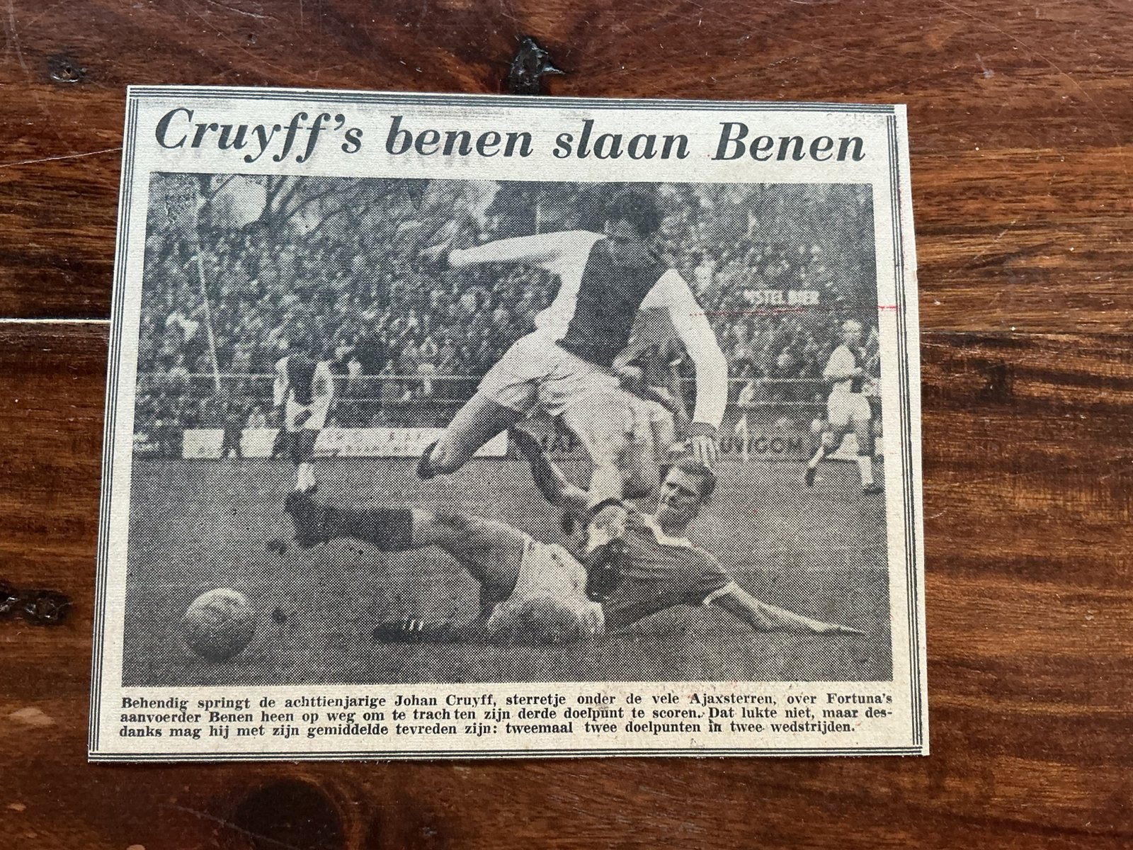 Voetbal krantenartikel Ajax Johan Cruijff november 1965, Ophalen of Verzenden, Knipsel(s)