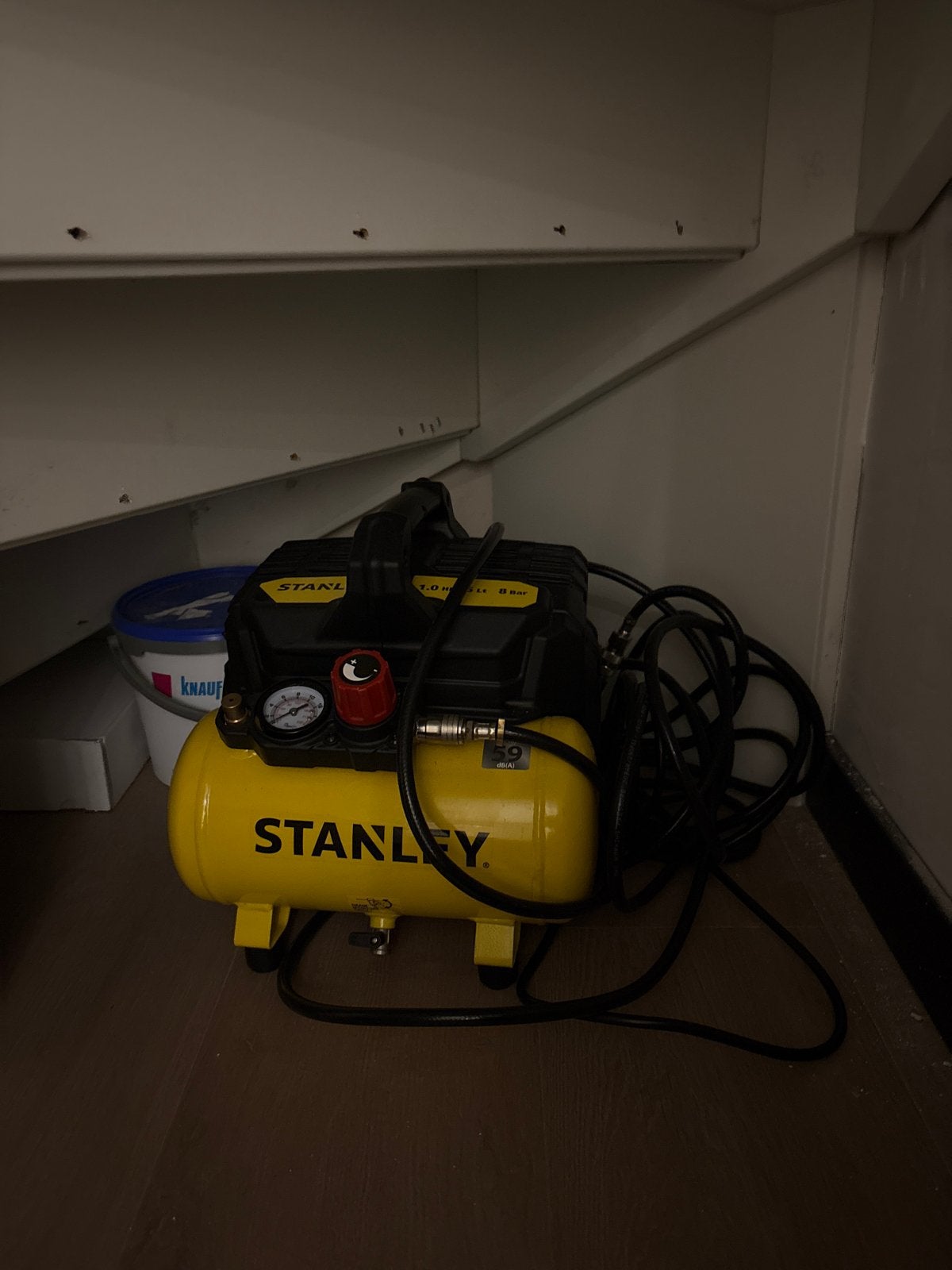 Stanley compressor 1.0 PK 6 liter 8 bar, 6 tot 10 bar, Ophalen of Verzenden, Zo goed als nieuw, Minder dan 200 liter/min