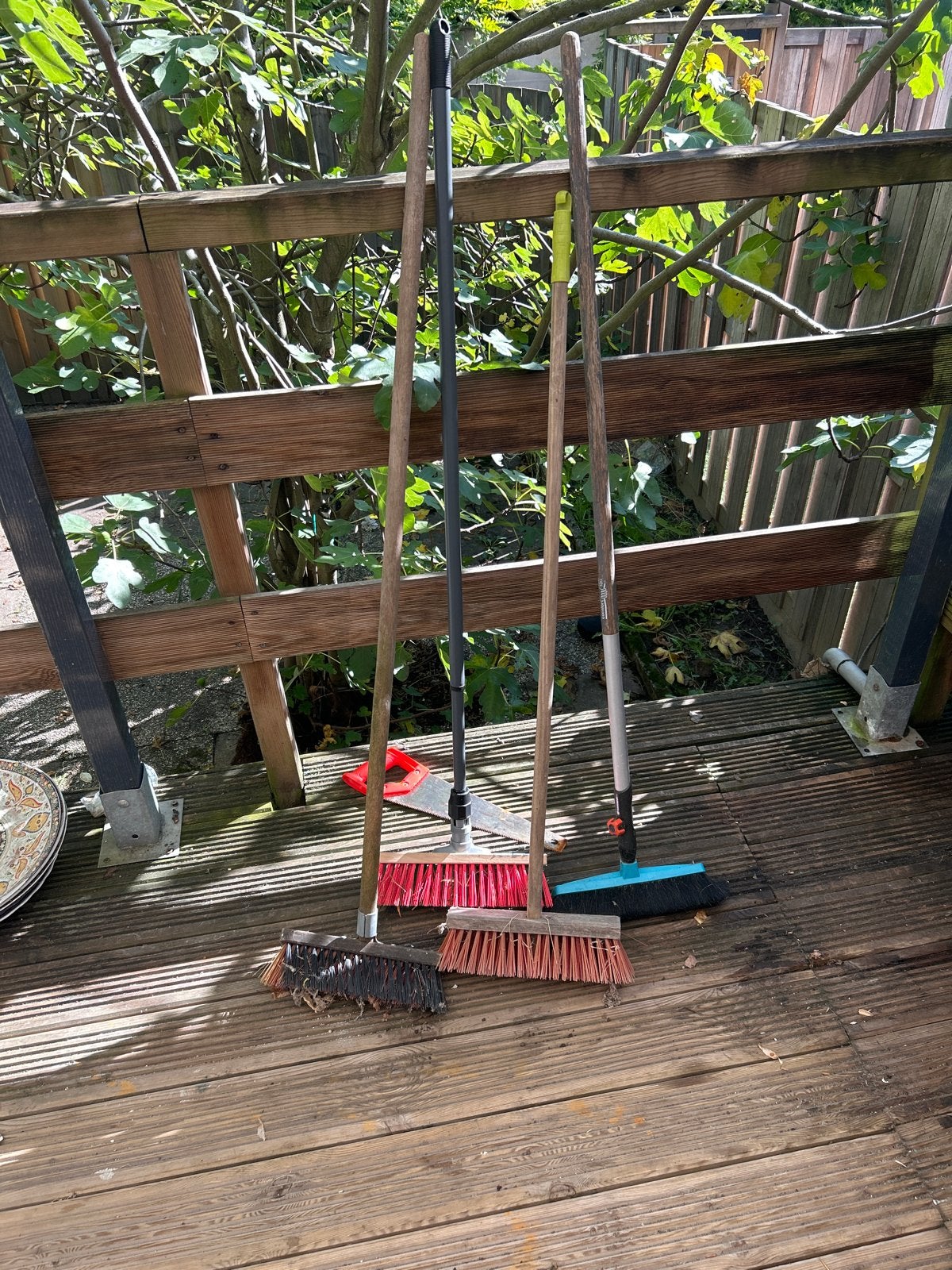 Diverse bezems voor huis en tuin, Ophalen of Verzenden, Gebruikt