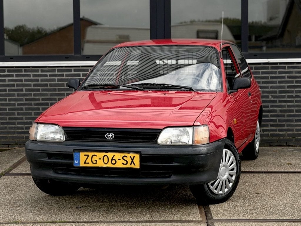 Toyota Starlet 1.3 XLi |APK 05-2027 |Uniek |Lage KM, Auto's, 1296 cc, Metallic lak, Origineel Nederlands, Bedrijf